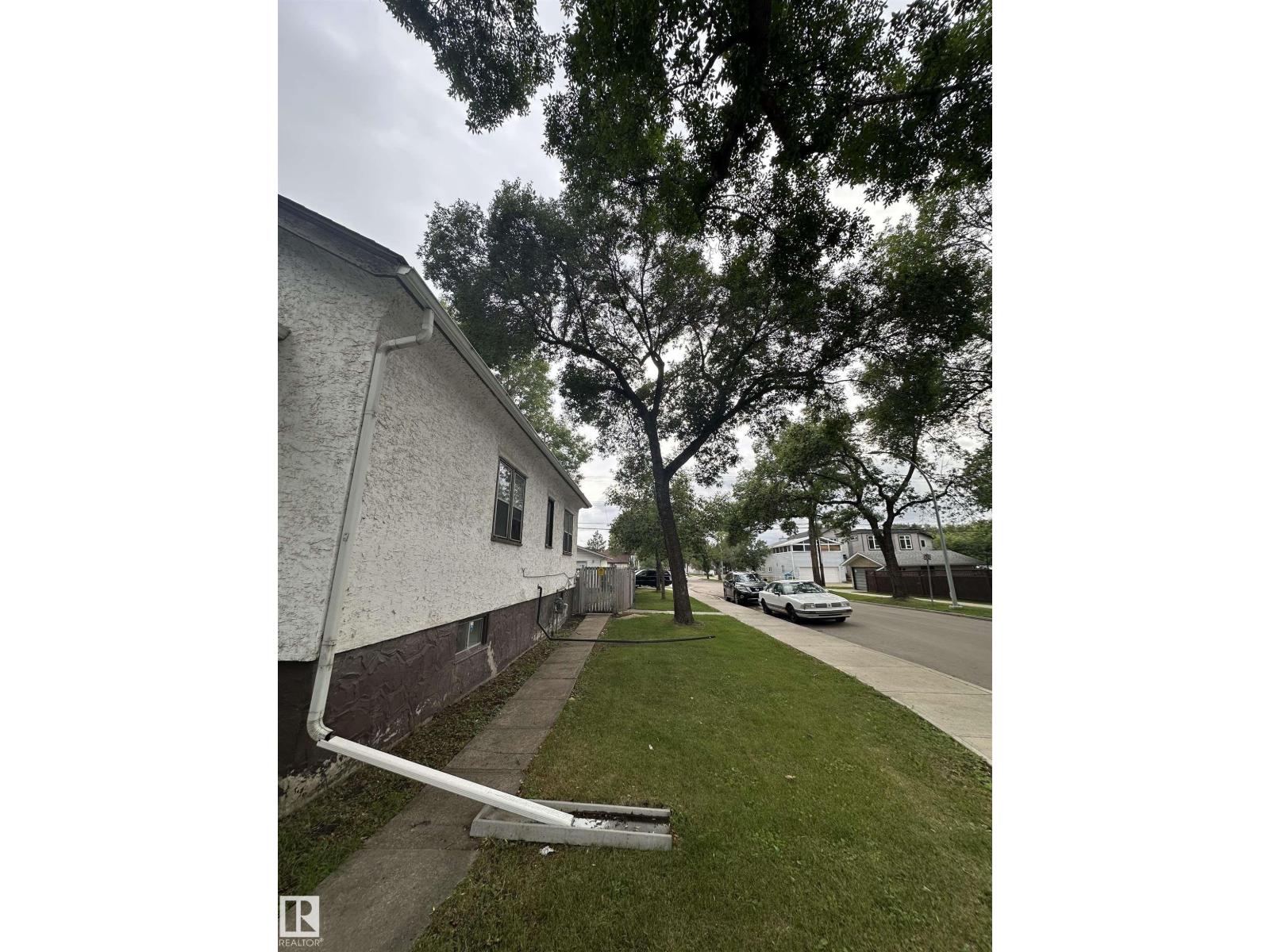 11548 97 ST NW, Edmonton