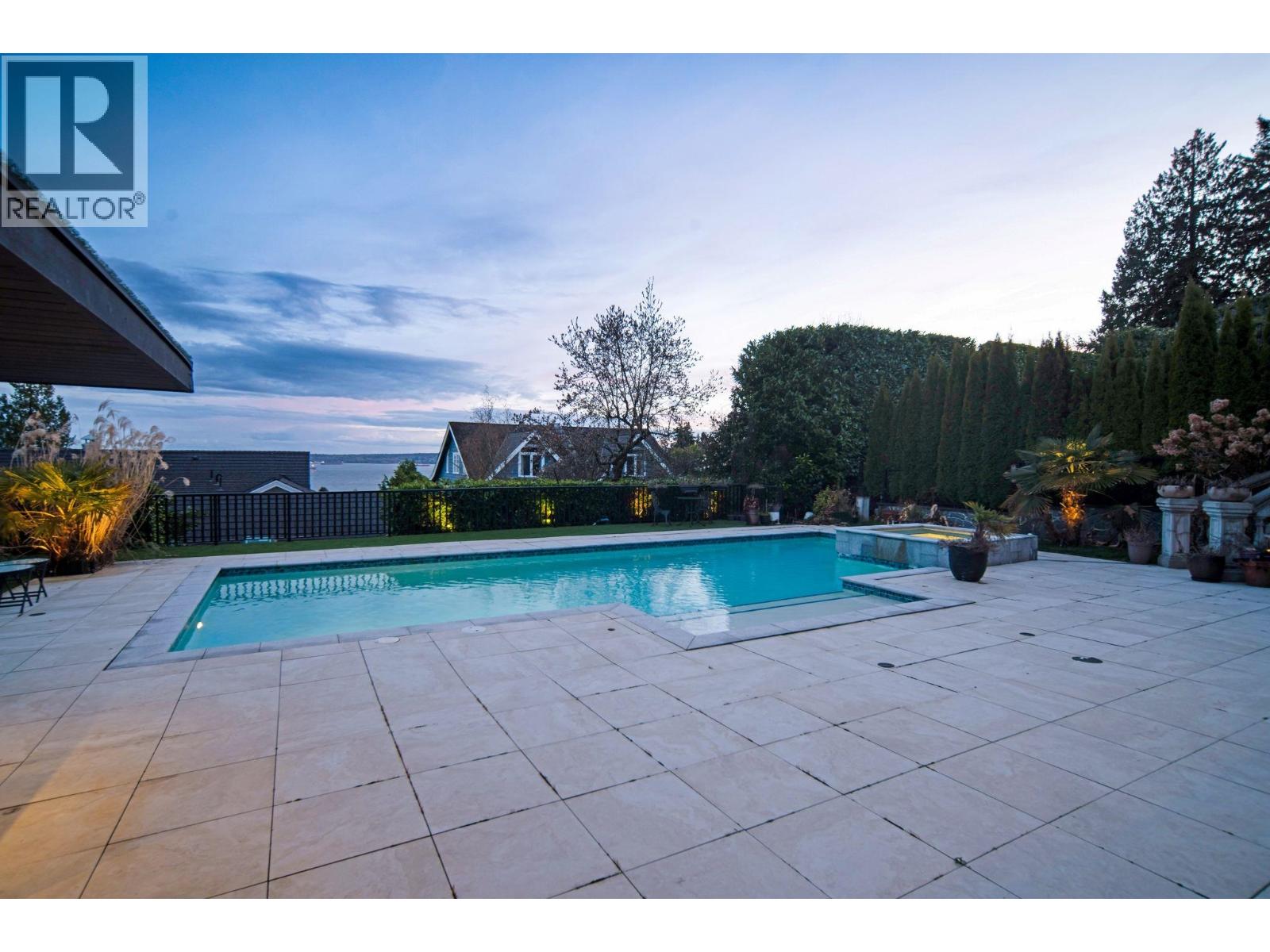 2538 OTTAWA AVENUE, West Vancouver