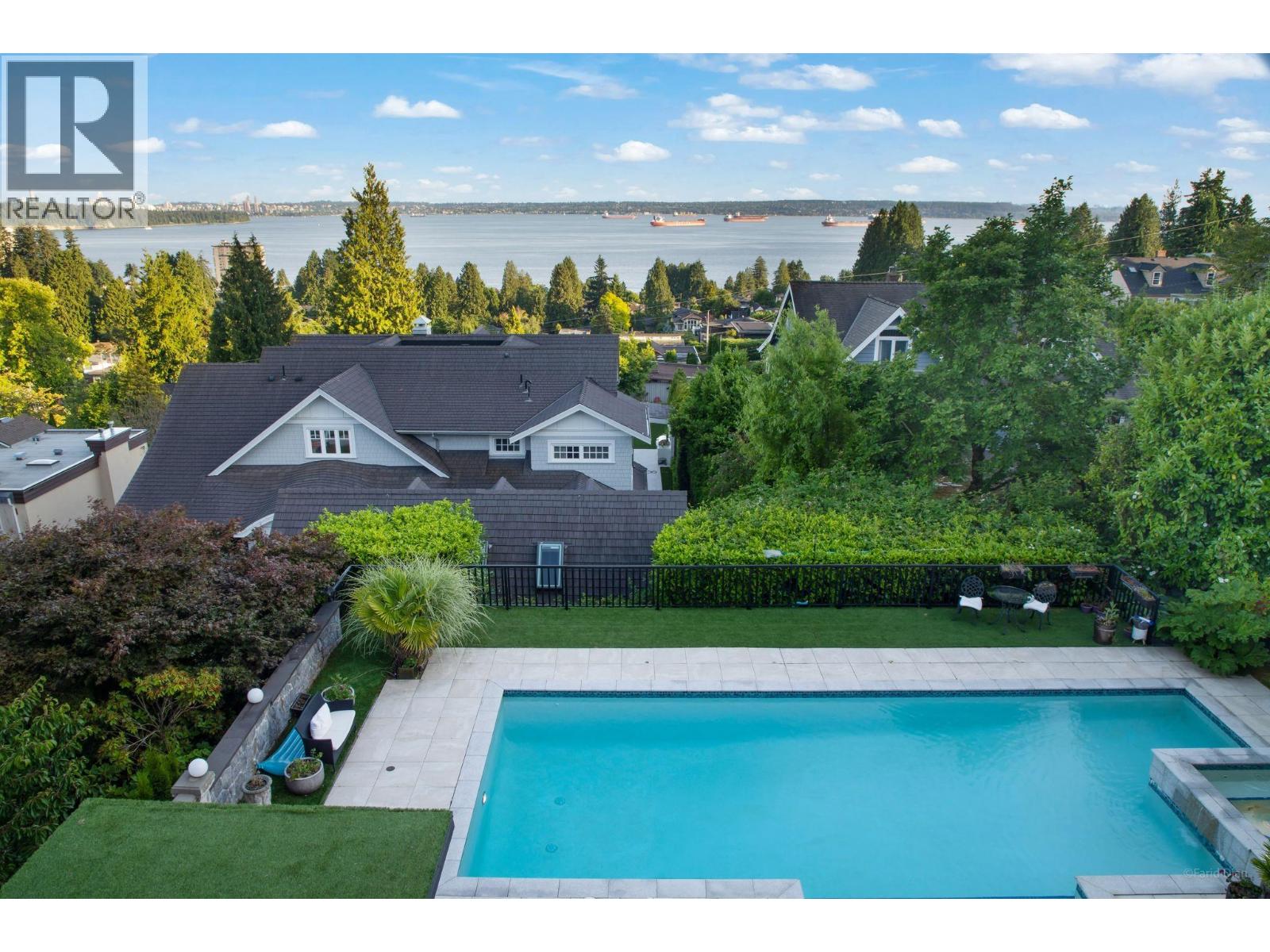 2538 OTTAWA AVENUE, West Vancouver