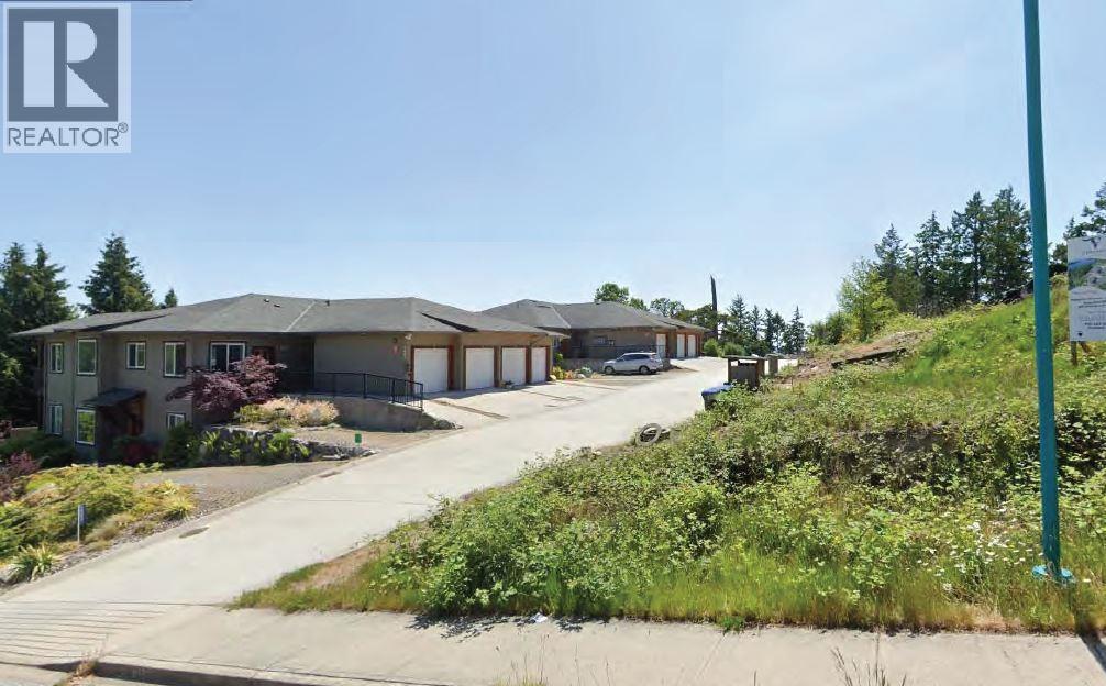 5883 COWRIE STREET, Sechelt