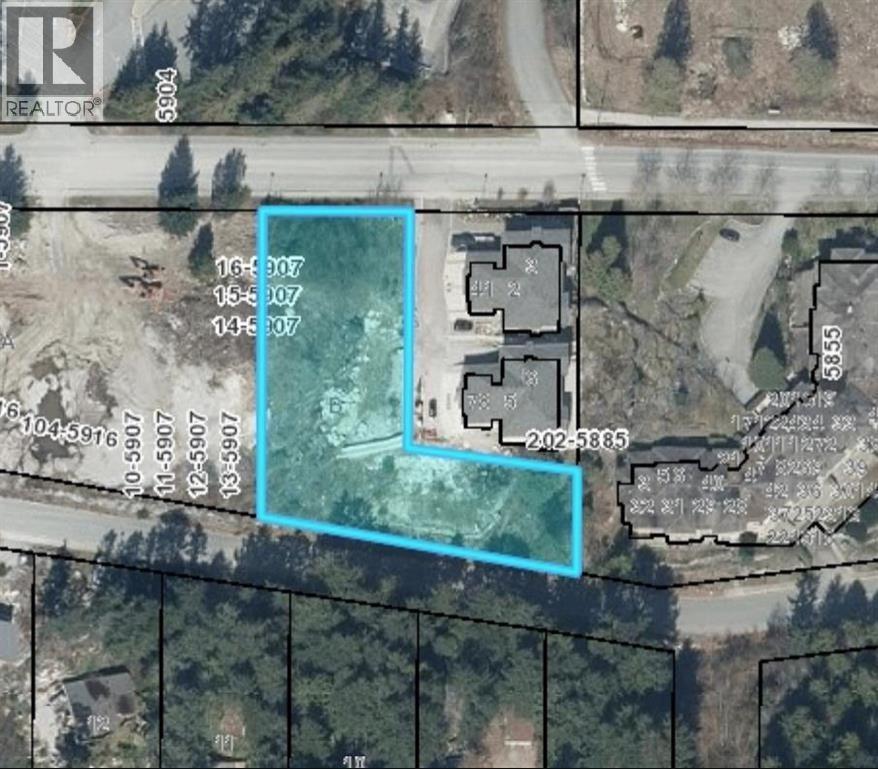 5883 COWRIE STREET, Sechelt