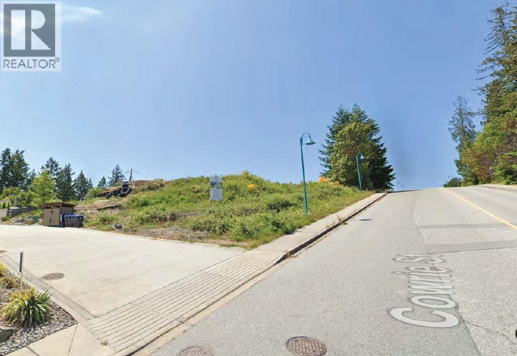 5883 COWRIE STREET, Sechelt