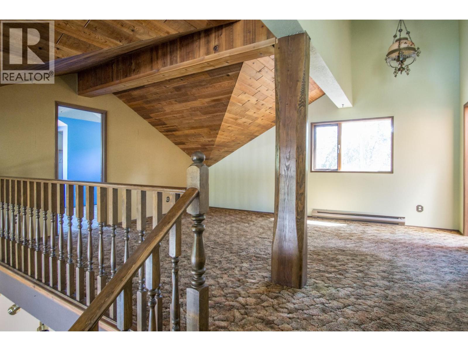 1049 Swansea Road, Invermere