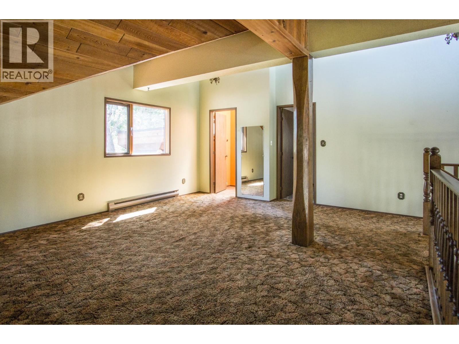 1049 Swansea Road, Invermere