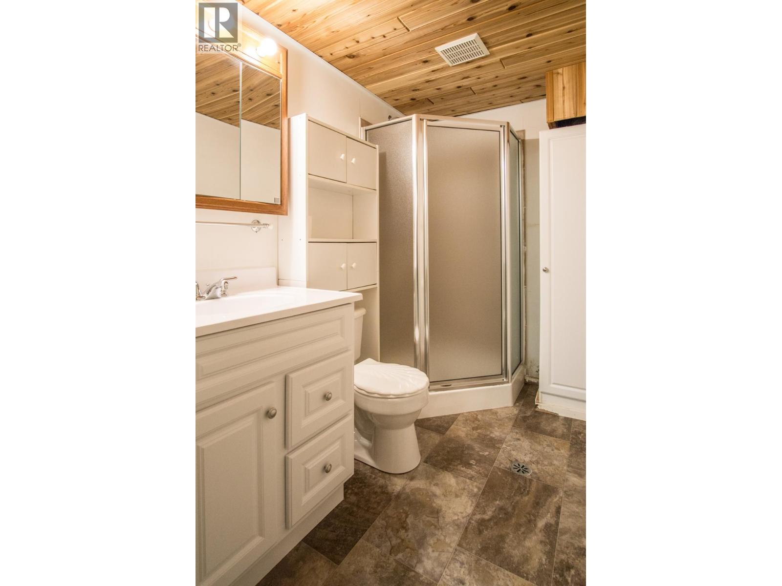 1049 Swansea Road, Invermere