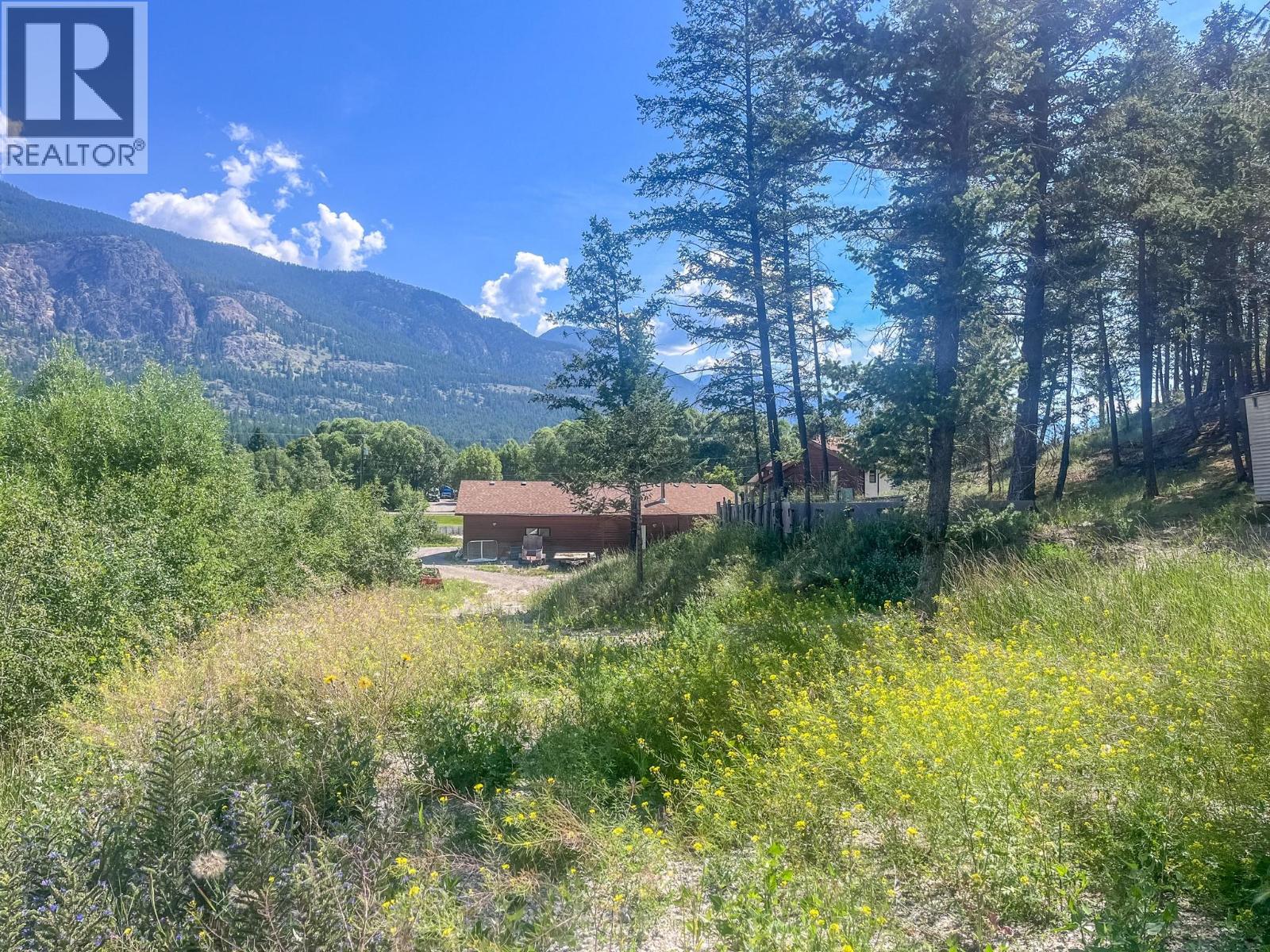 1049 Swansea Road, Invermere