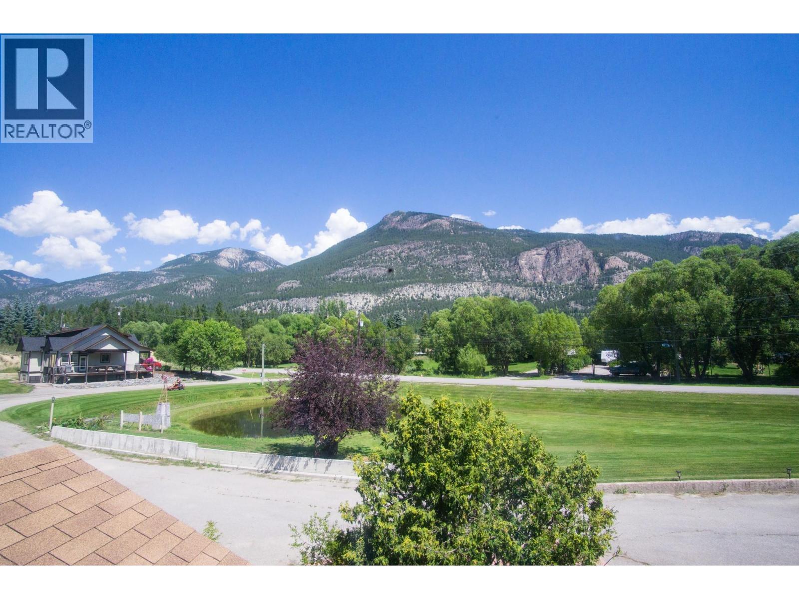 1049 Swansea Road, Invermere