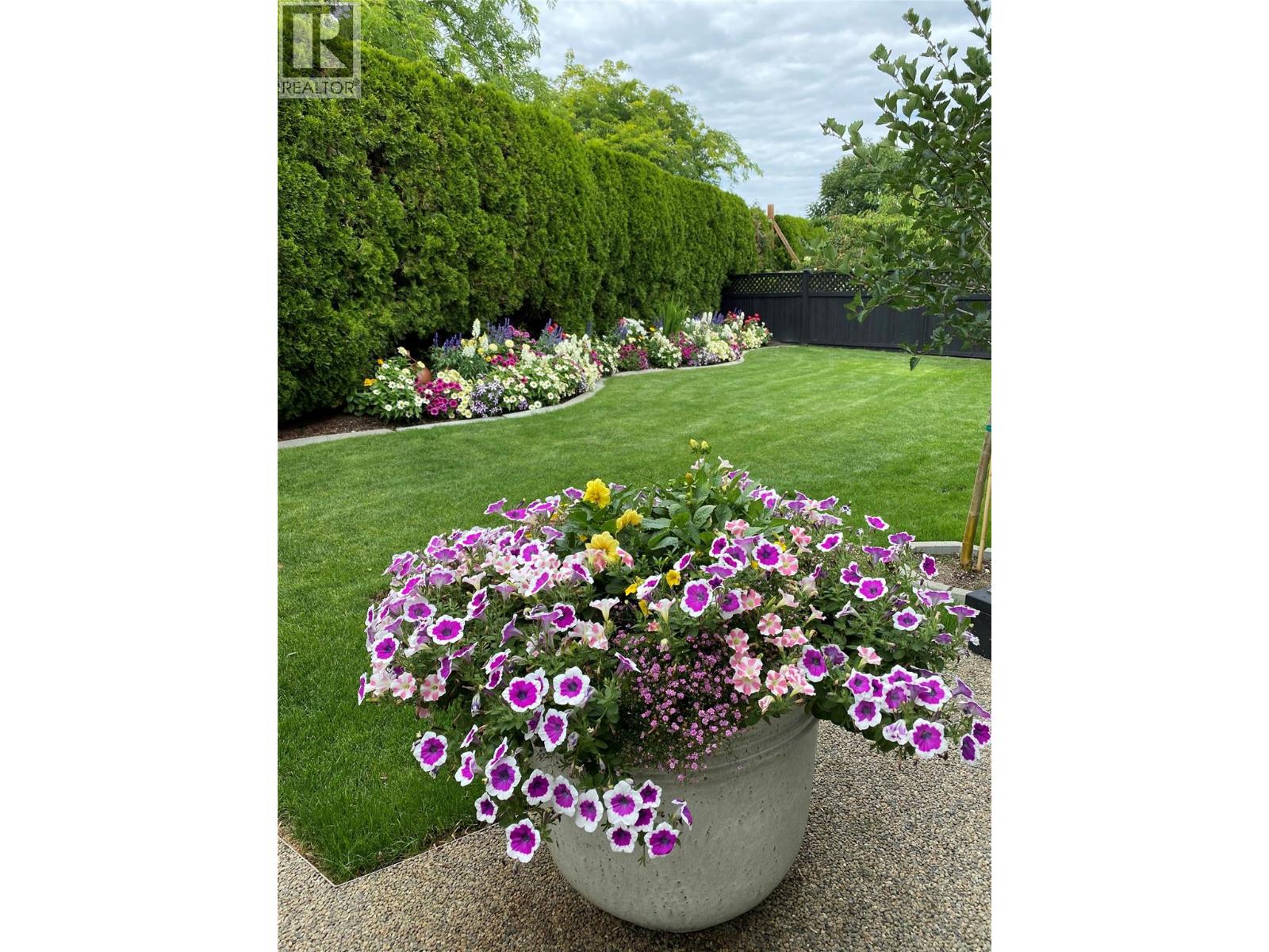 104 445 Yates Road, Kelowna