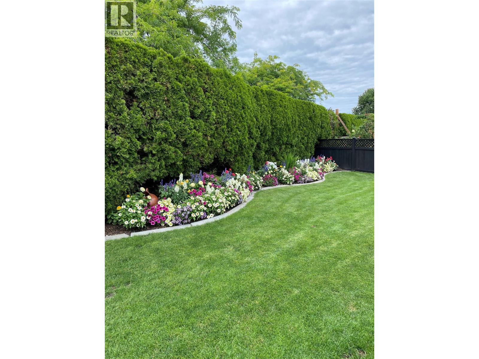 104 445 Yates Road, Kelowna