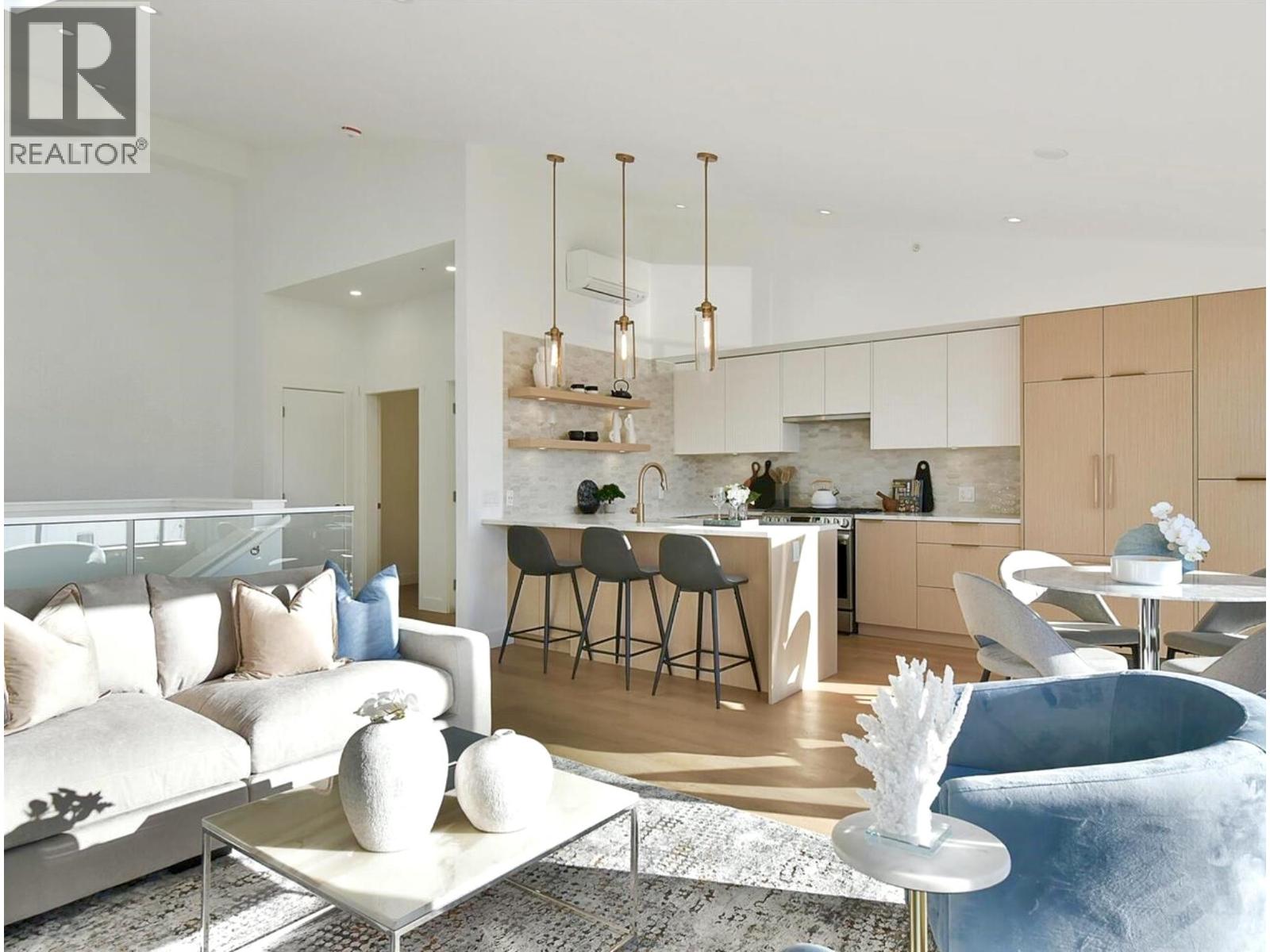 101 263 GOWER POINT ROAD, Gibsons