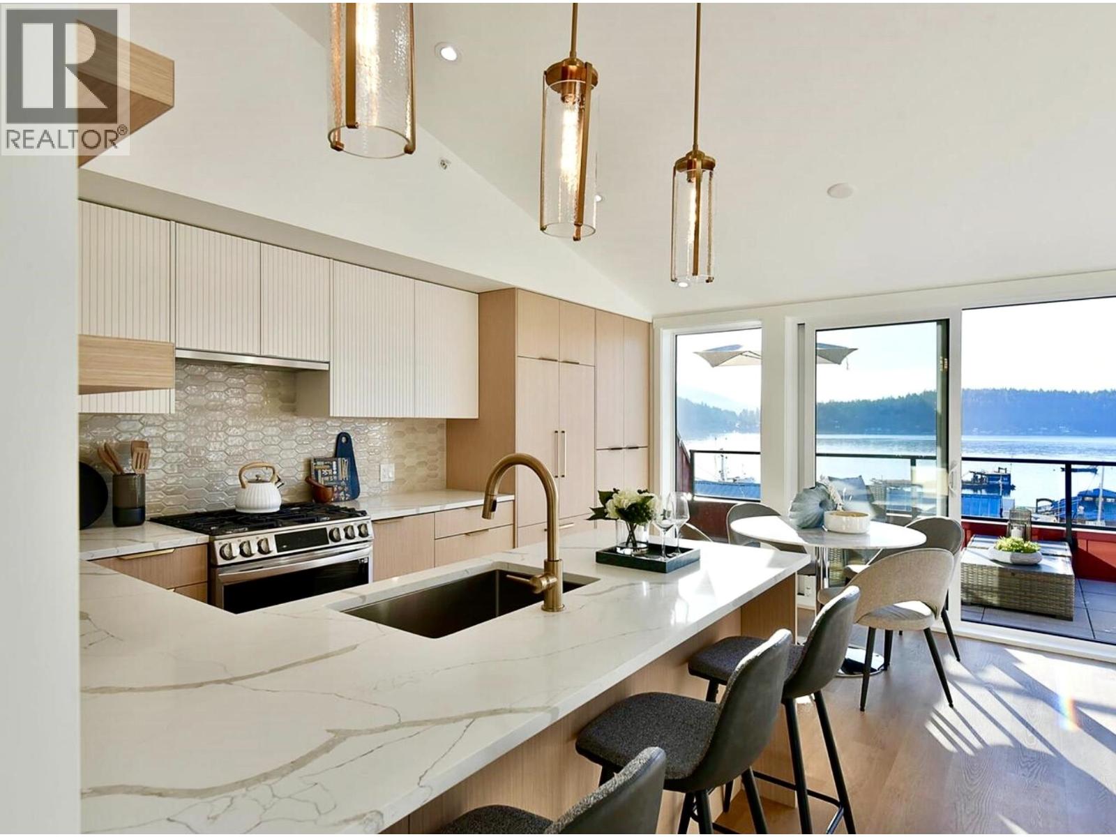 101 263 GOWER POINT ROAD, Gibsons