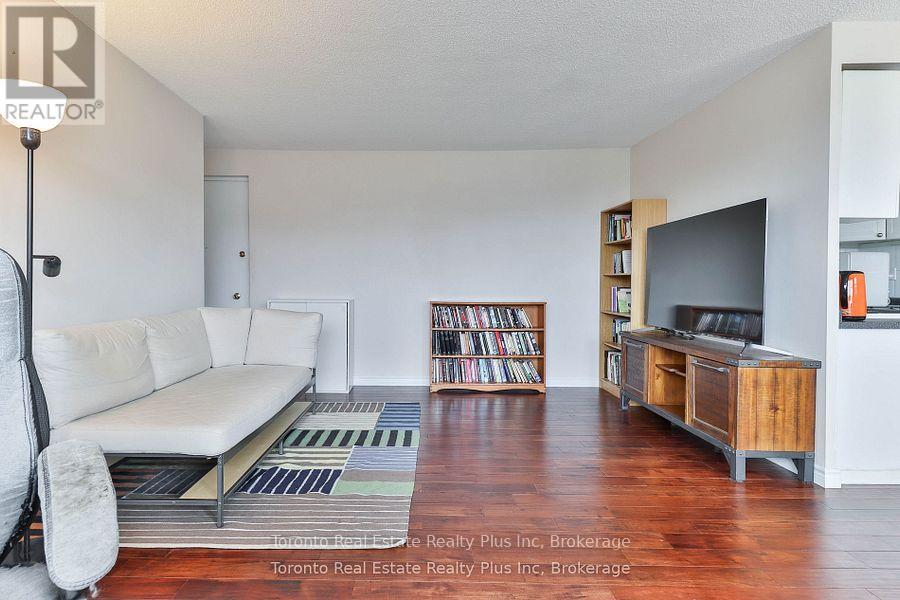 #303 55 NEPTUNE DRIVE - 11