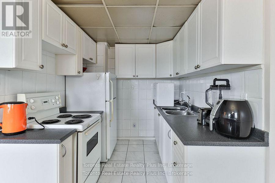 #303 55 NEPTUNE DRIVE - 16