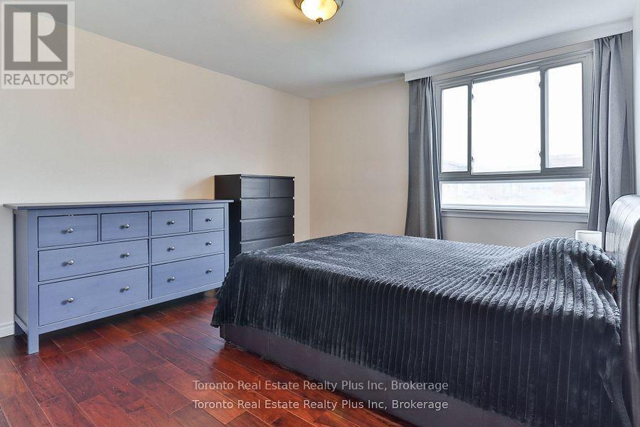 #303 55 NEPTUNE DRIVE - 24