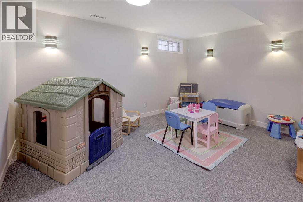 Single Family House for Sale in  Coverdale Court NE Coventry Hills Calgary 