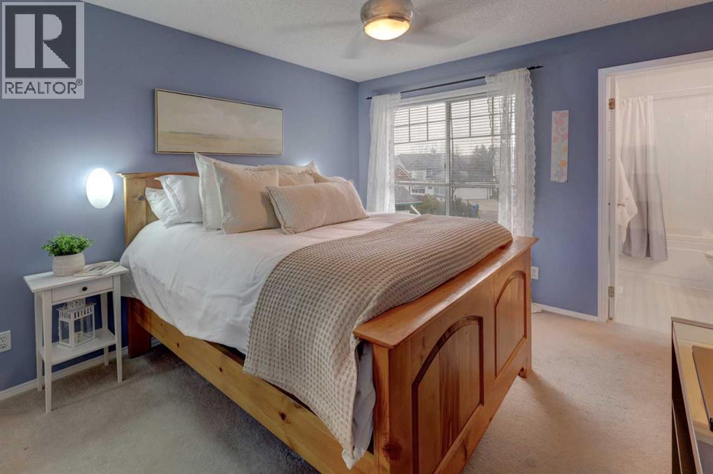 Single Family House for Sale in  Coverdale Court NE Coventry Hills Calgary 