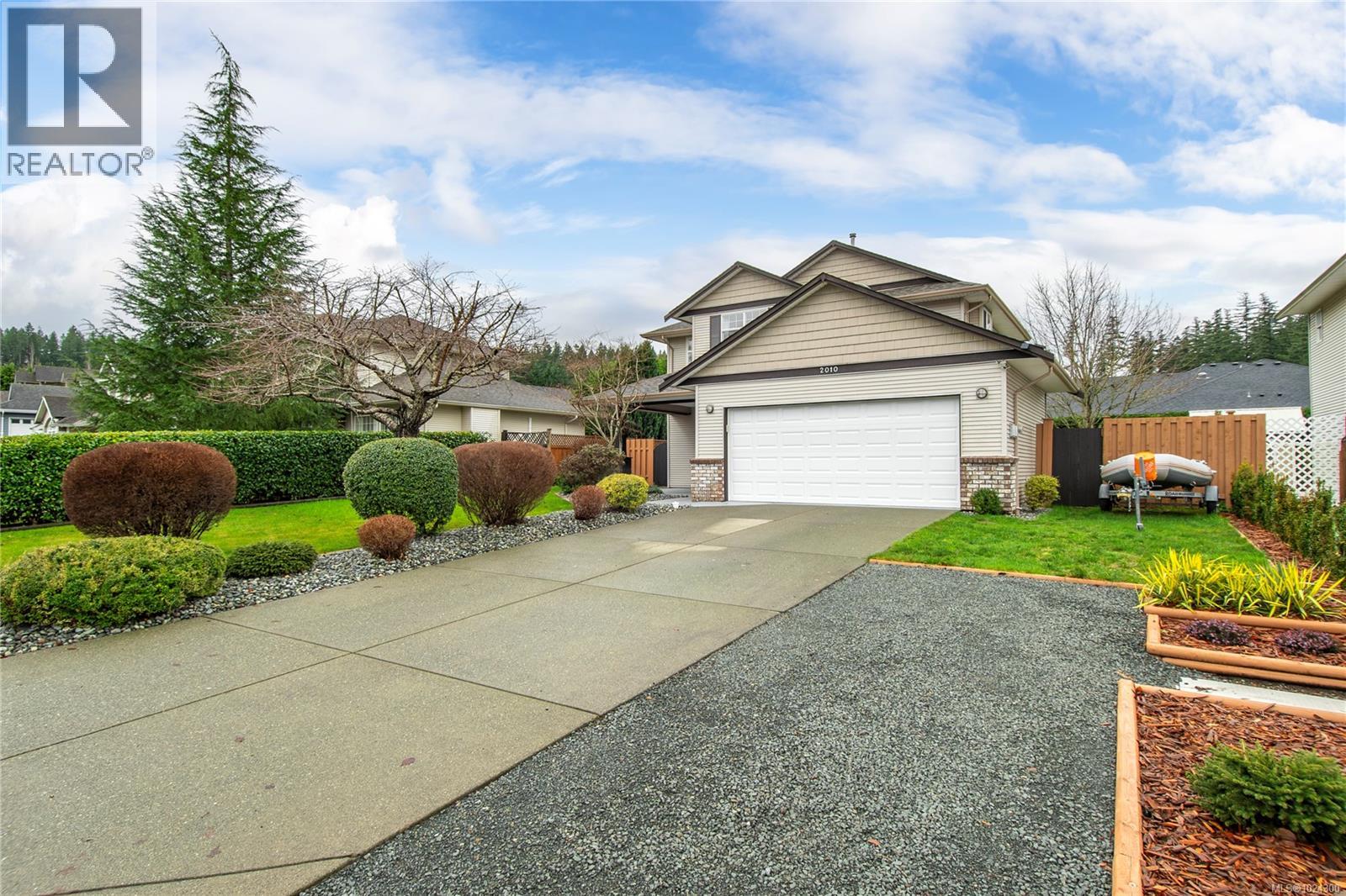 2010 College Dr, Campbell River