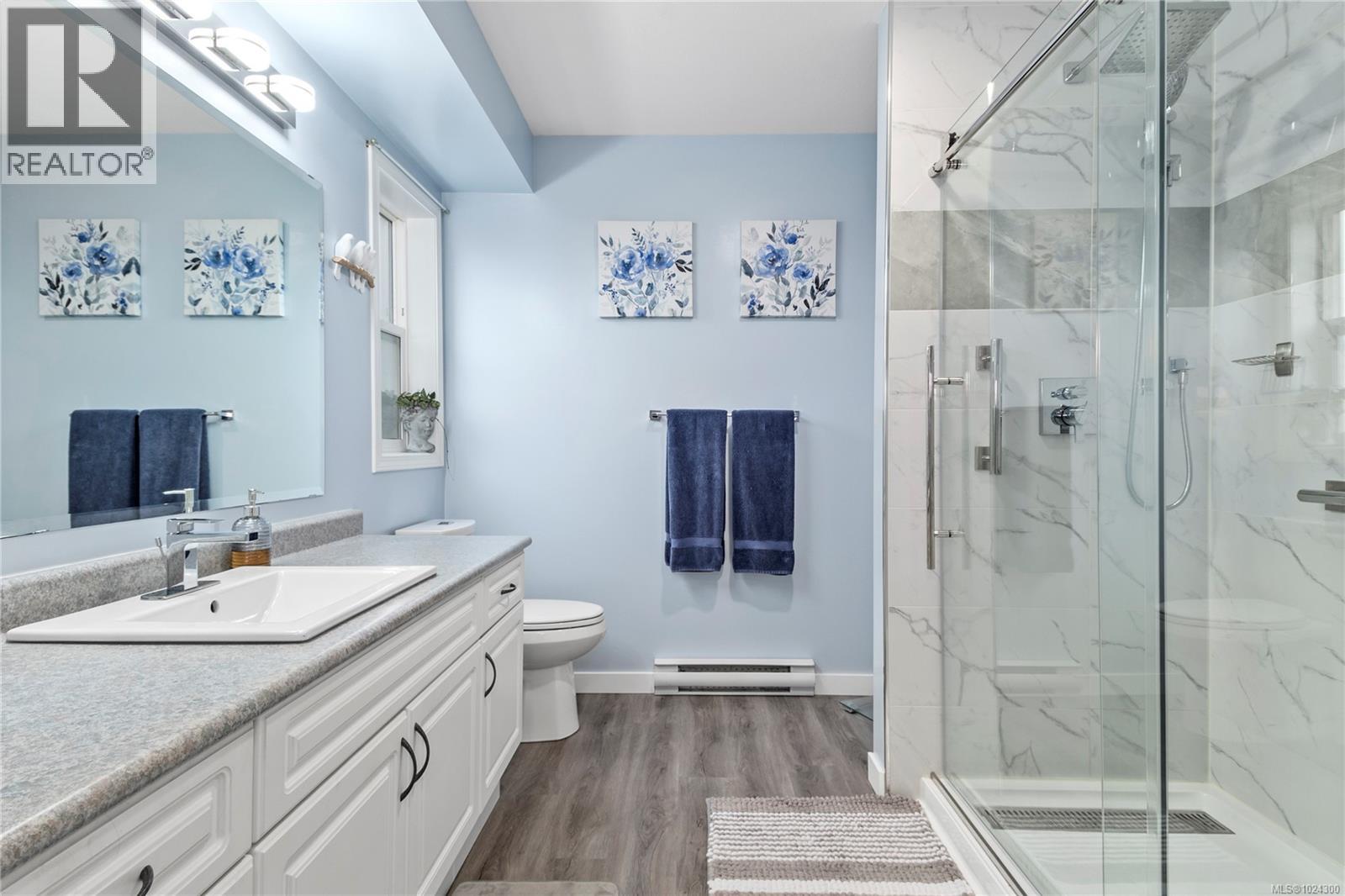 2010 College Dr, Campbell River