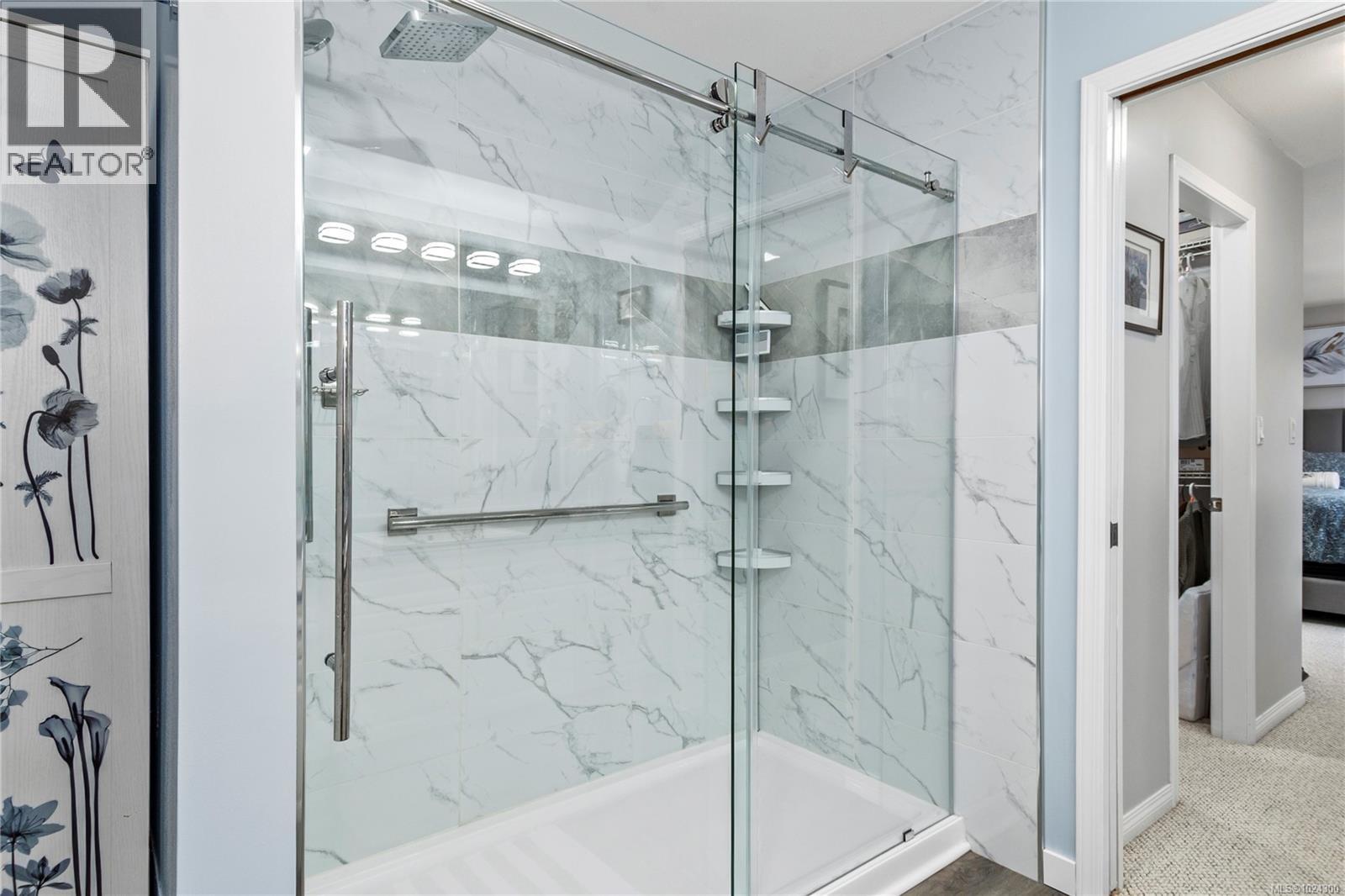 2010 College Dr, Campbell River