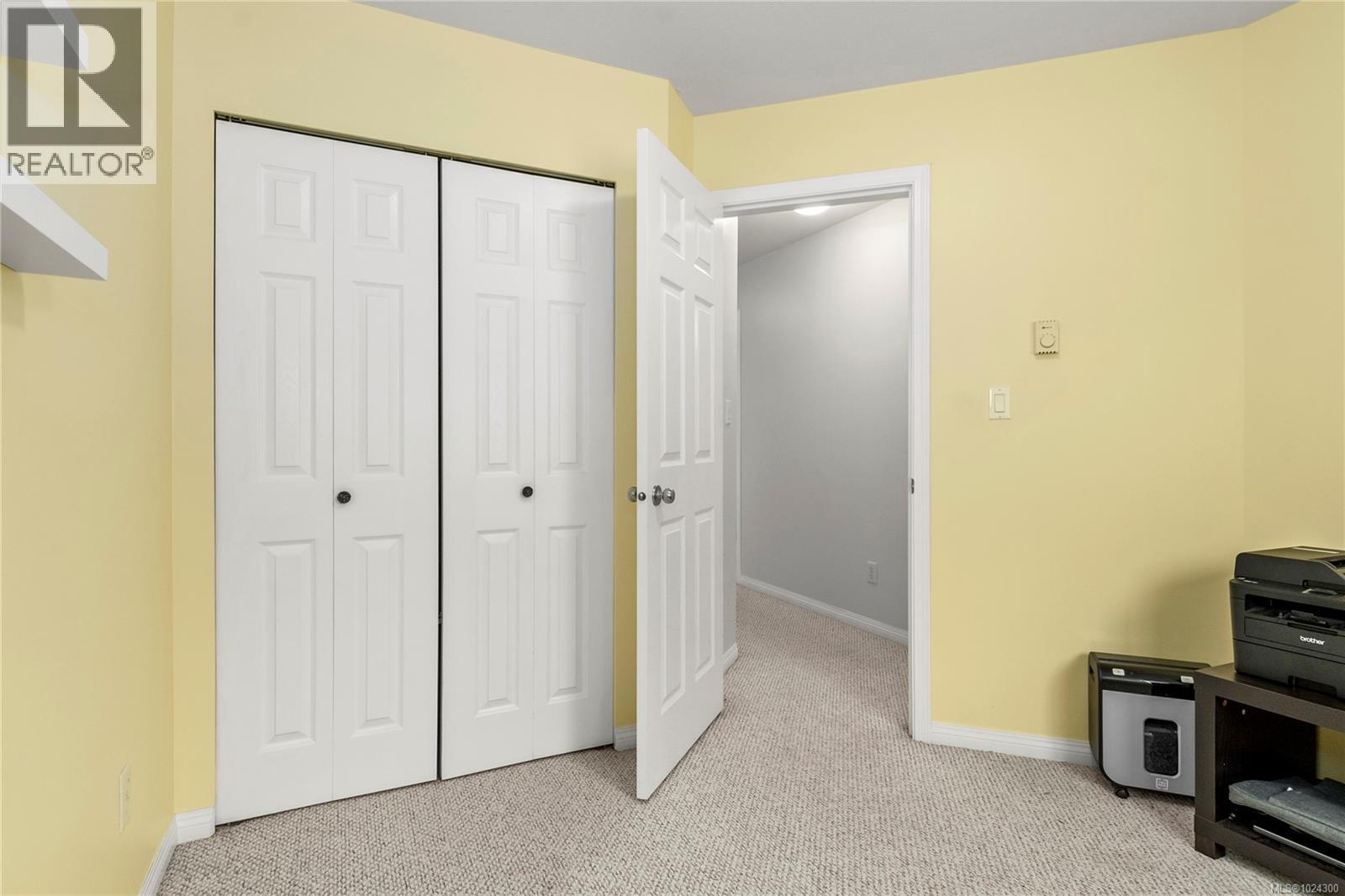 2010 College Dr, Campbell River