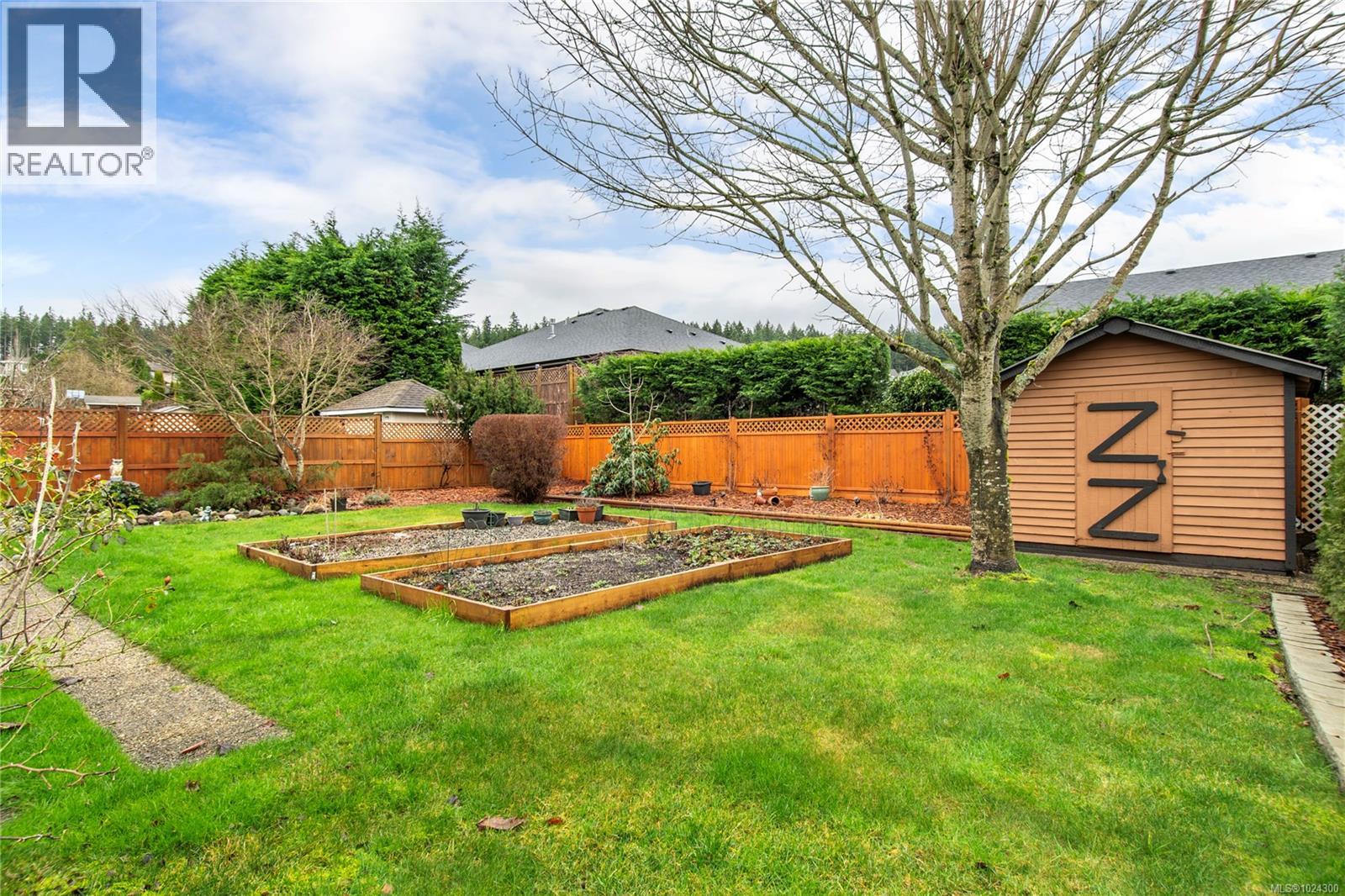 2010 College Dr, Campbell River