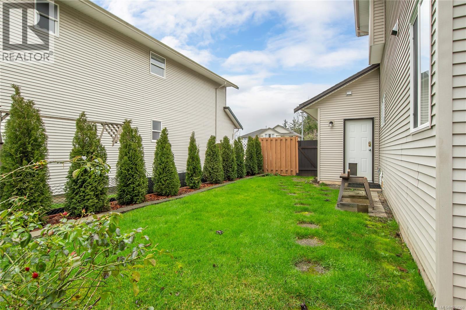 2010 College Dr, Campbell River