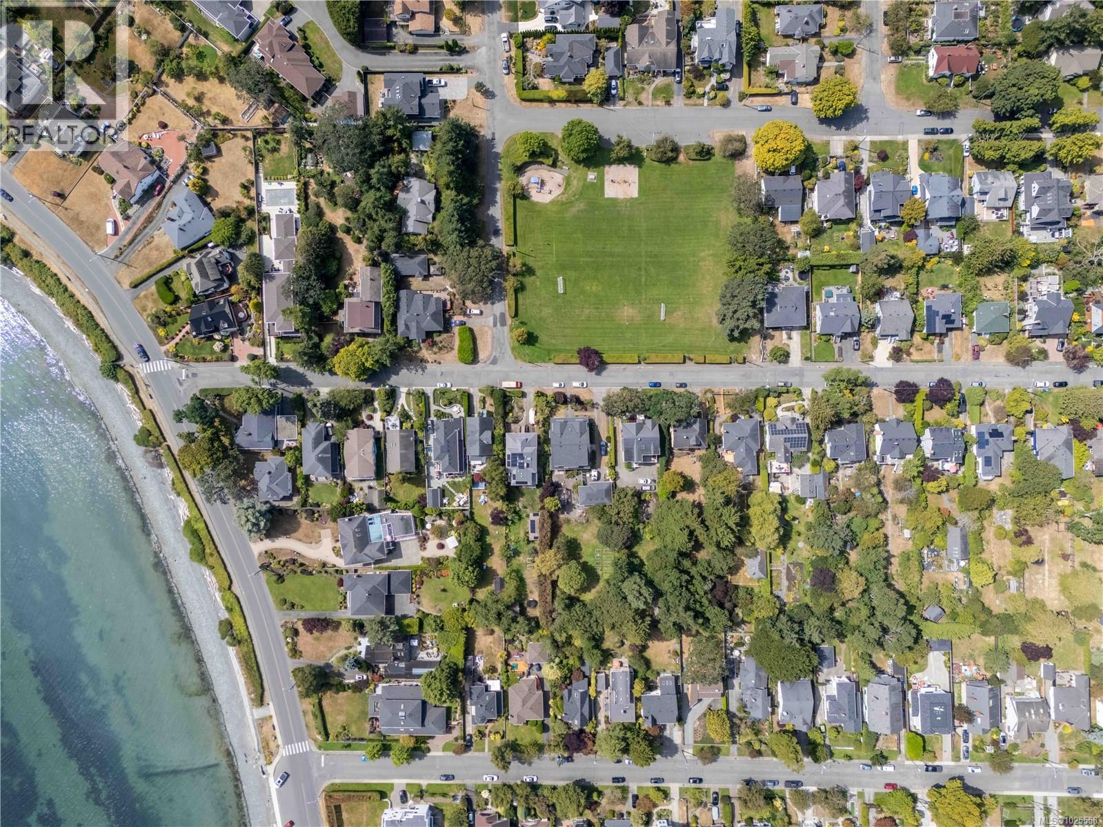  1280 Hampshire Road, Oak Bay