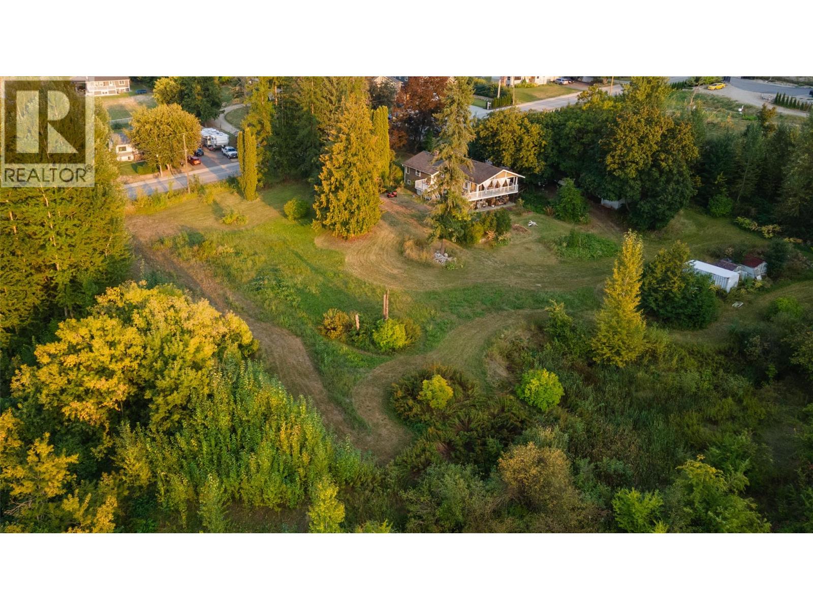1121 Shuswap Street SW, Salmon Arm