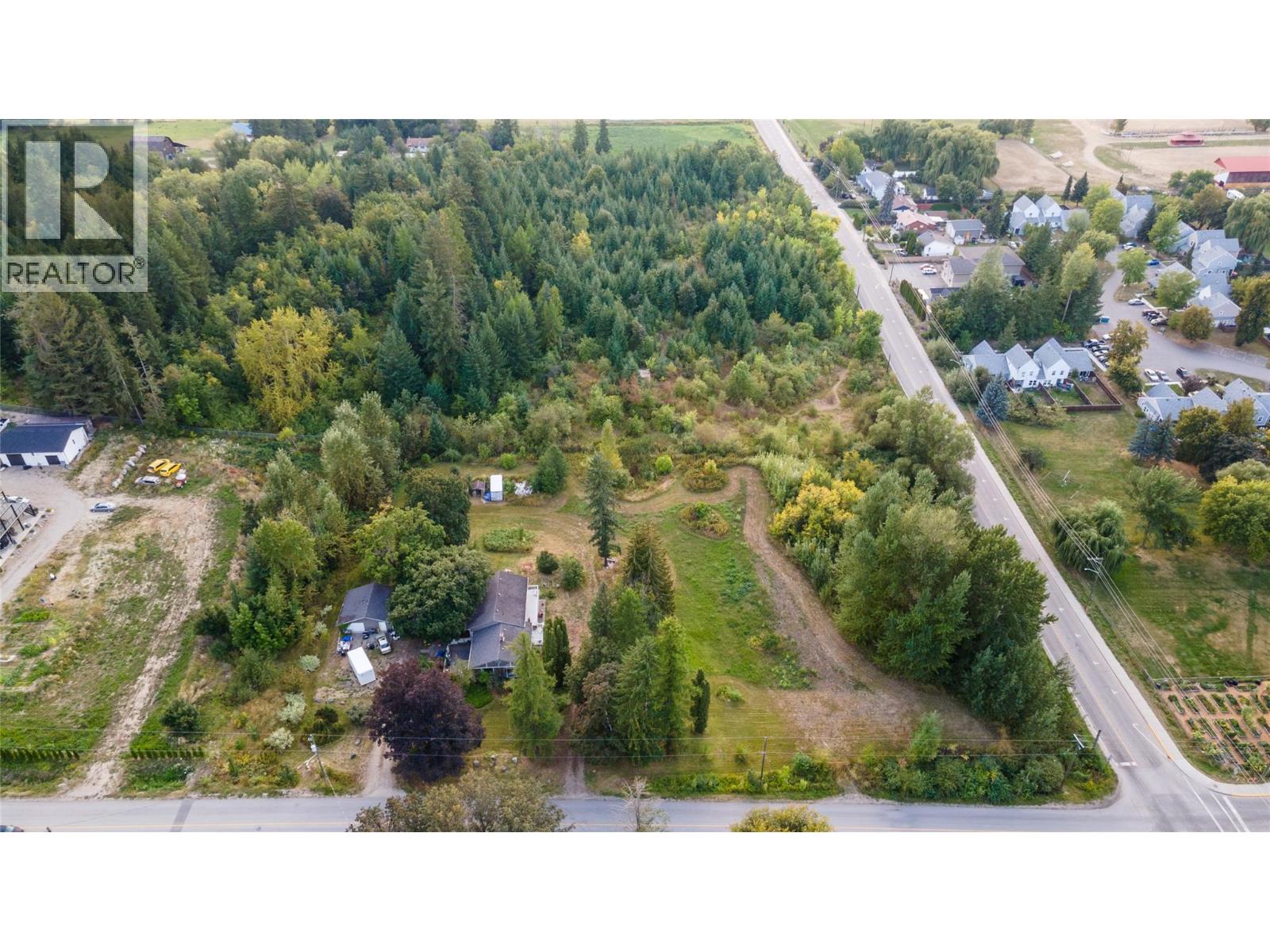 1121 Shuswap Street SW - 18