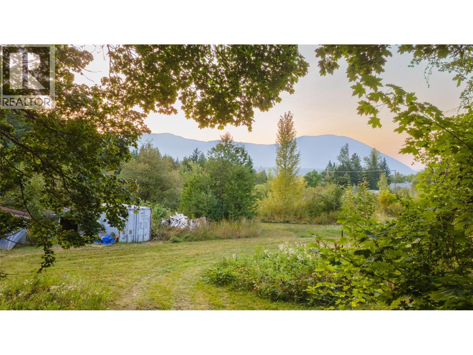 1121 Shuswap Street SW - 26