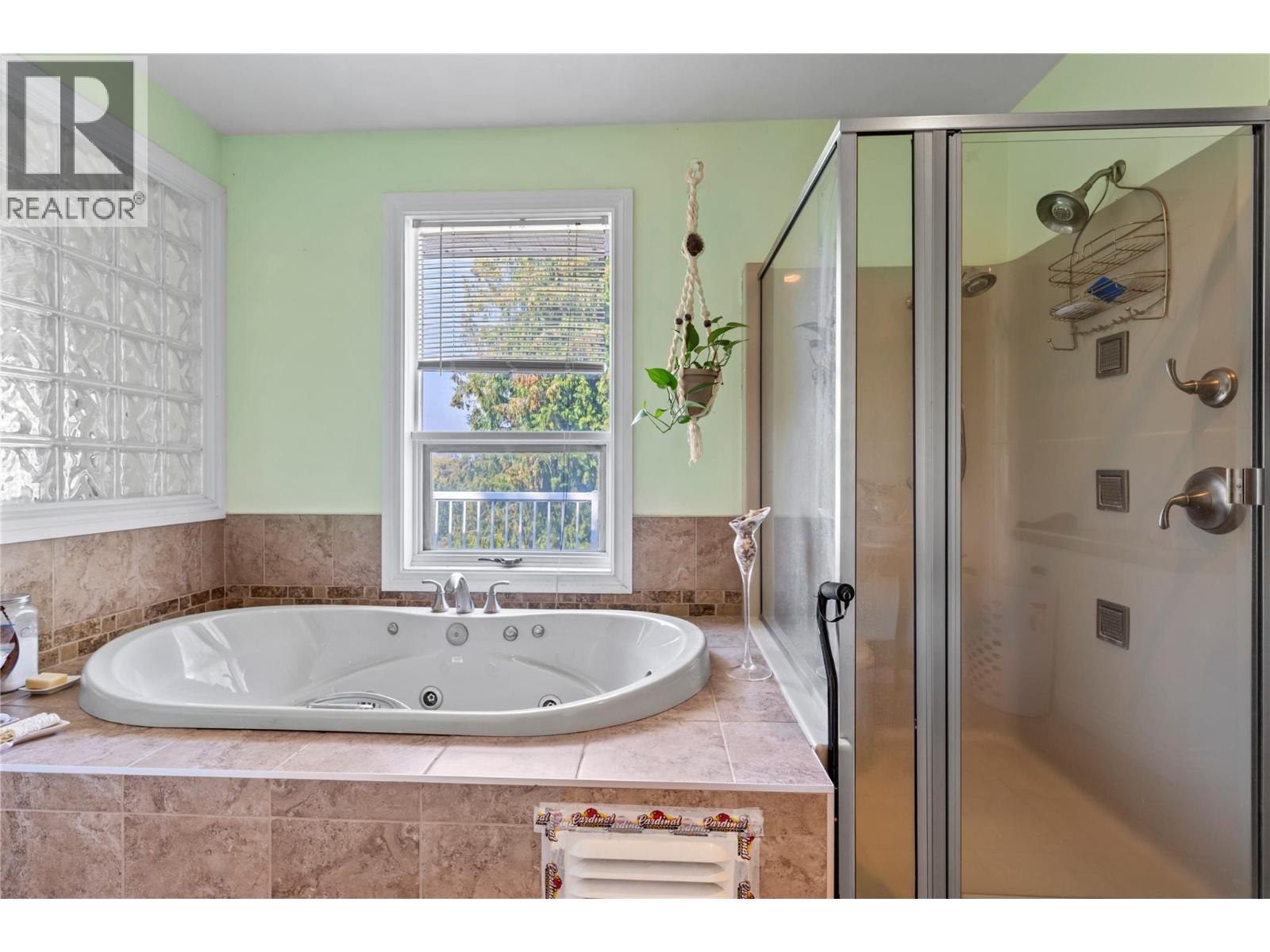 1121 Shuswap Street SW, Salmon Arm