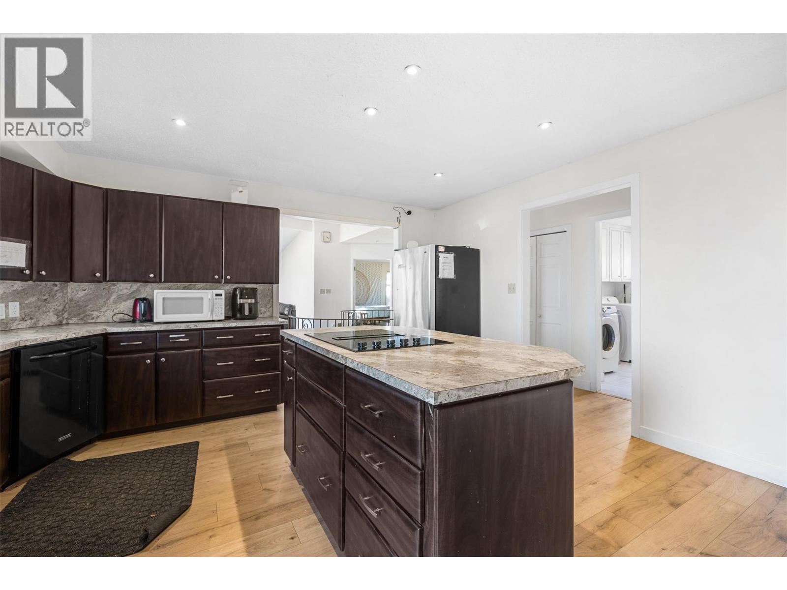 2650 Thacker Drive, West Kelowna