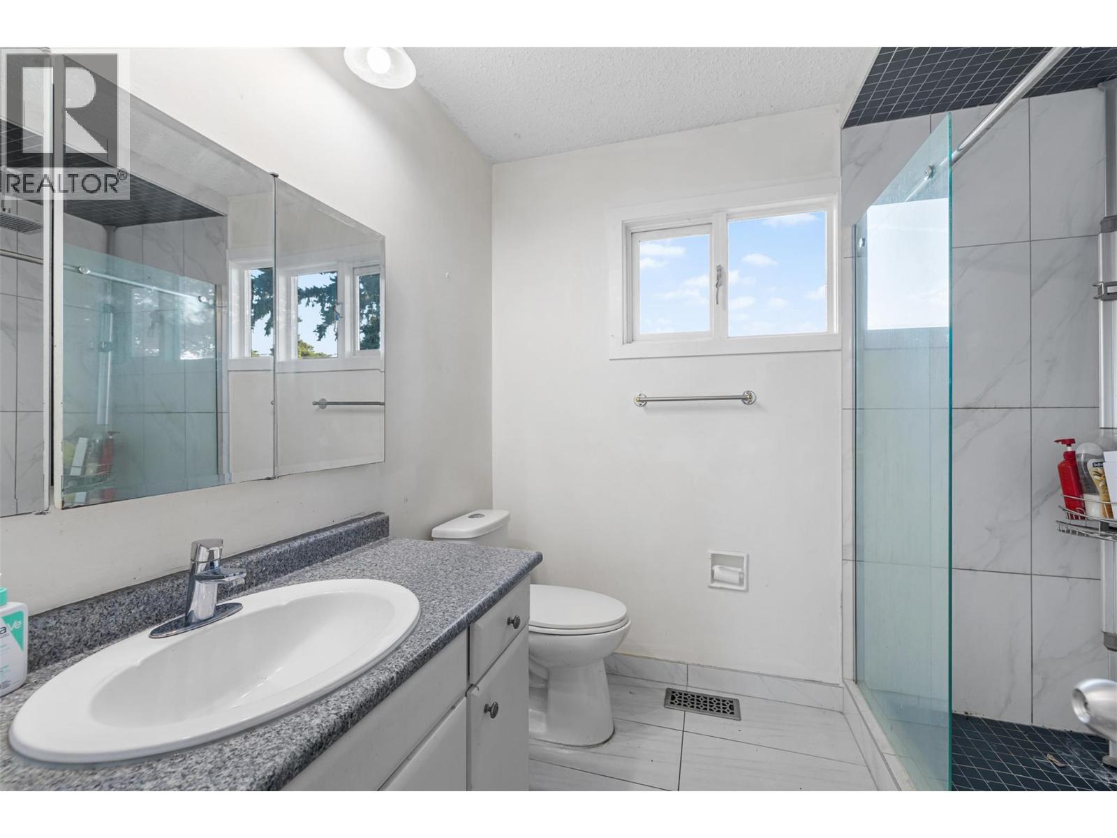 2650 Thacker Drive, West Kelowna