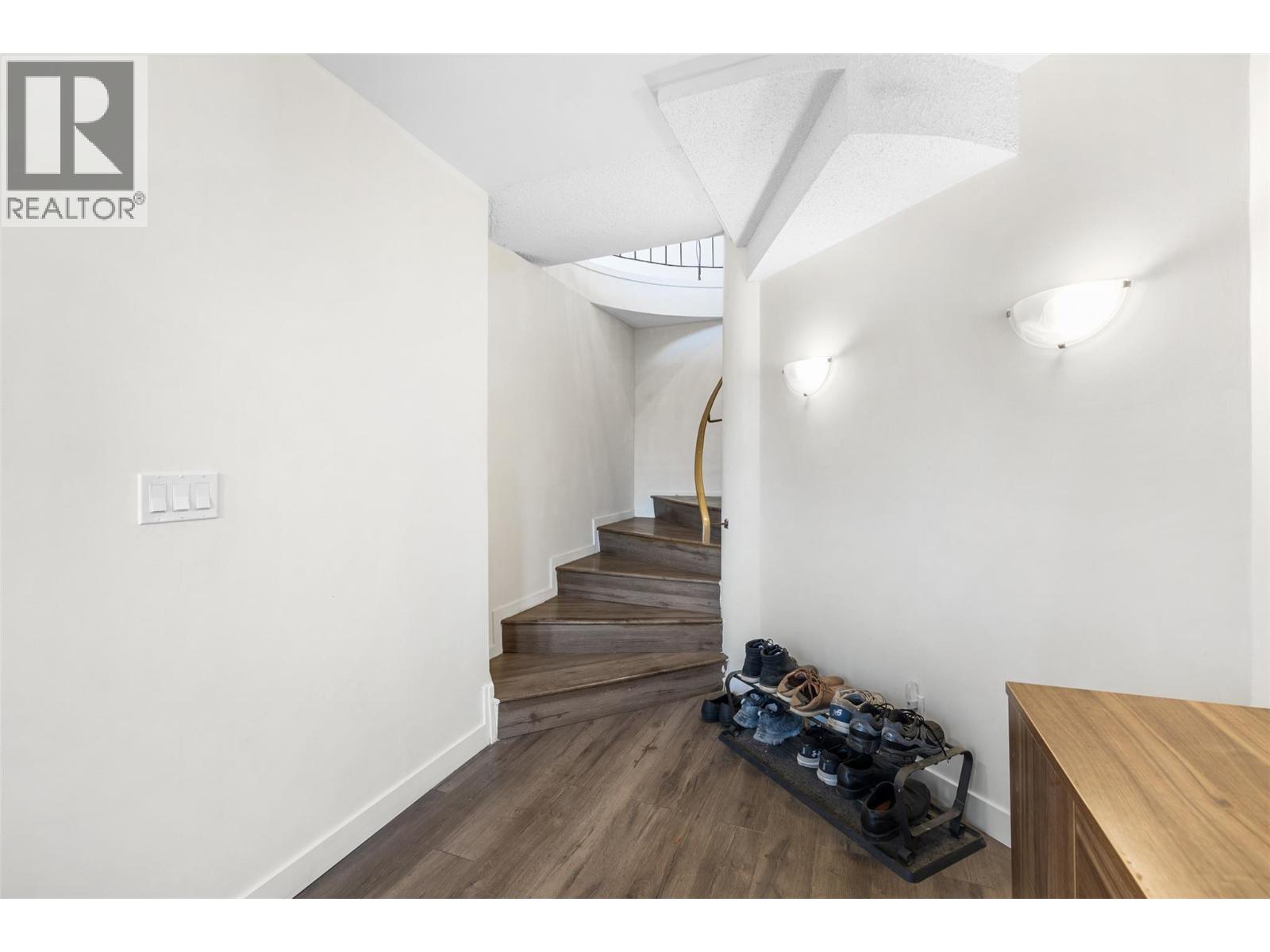 2650 Thacker Drive, West Kelowna