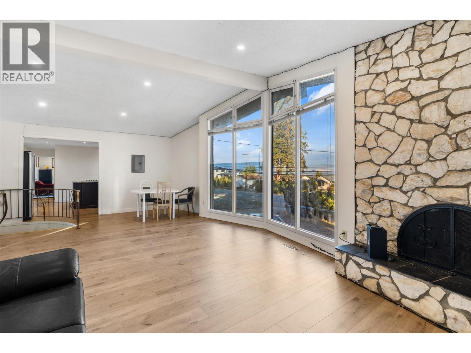 2650 Thacker Drive, West Kelowna