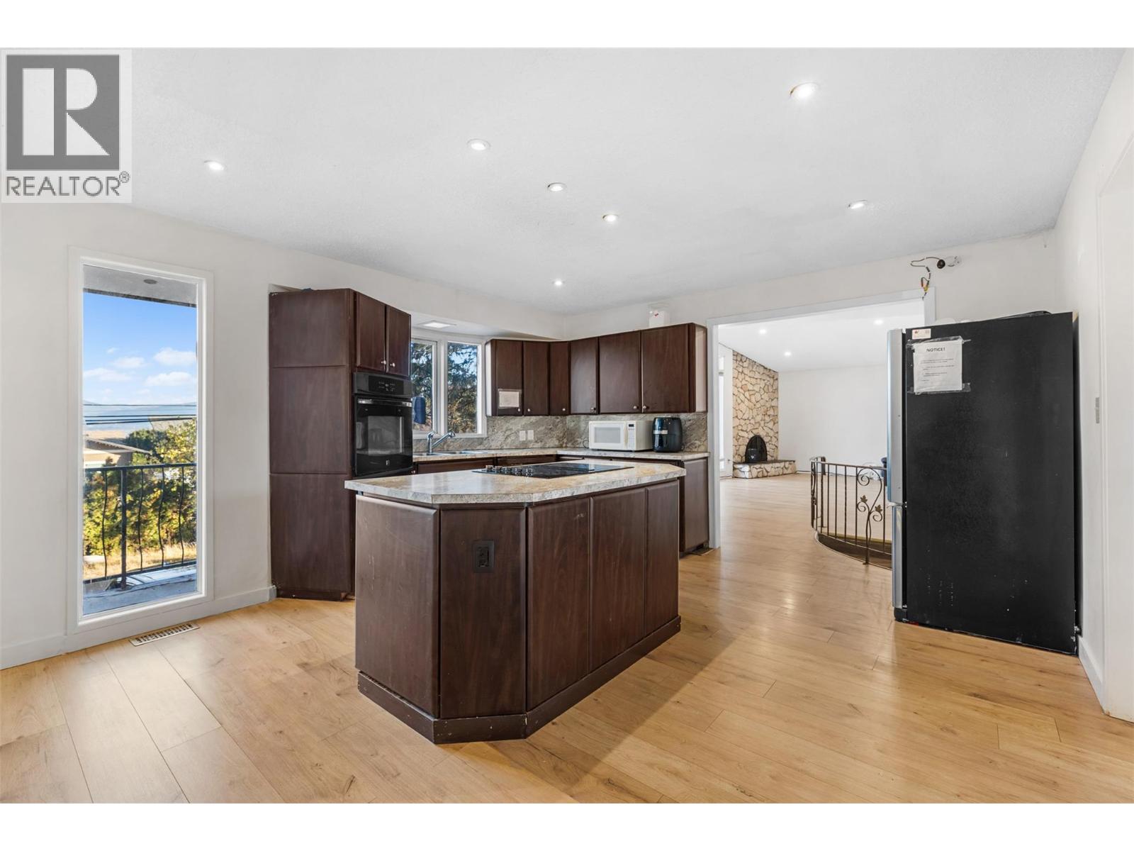 2650 Thacker Drive, West Kelowna