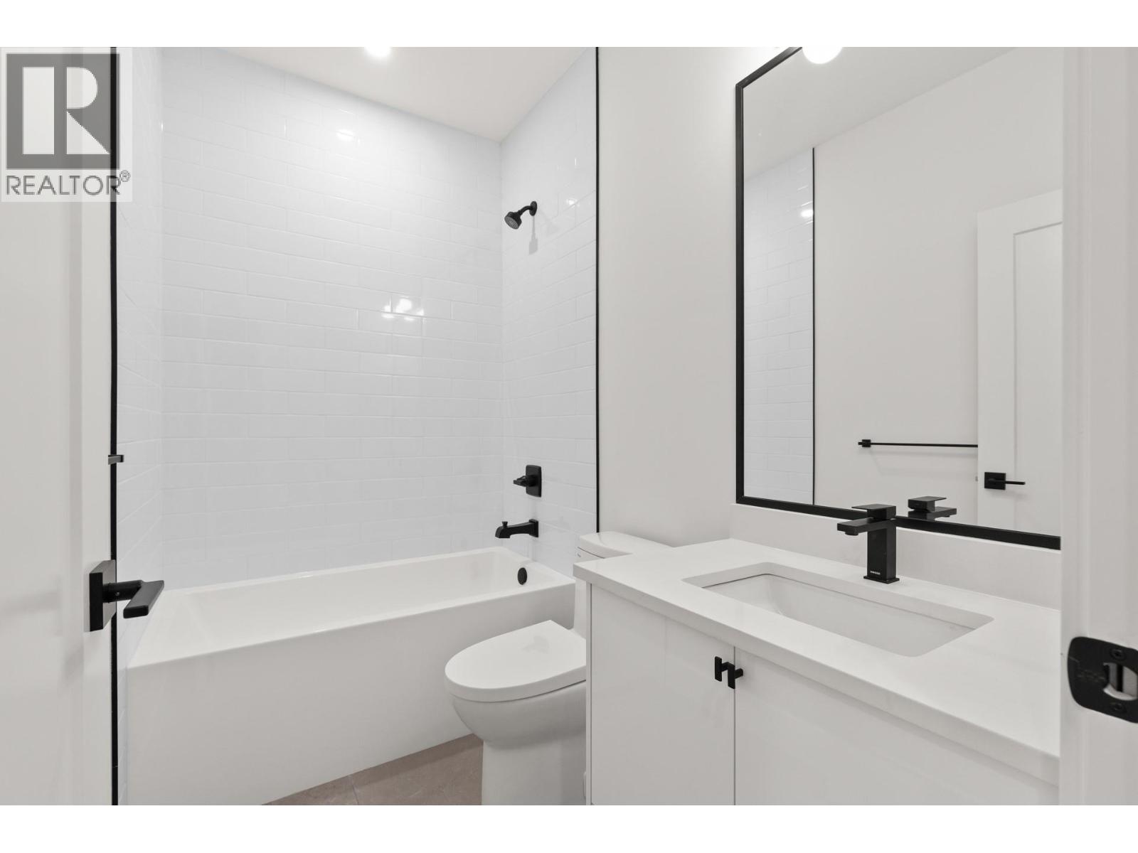 #2 781 Raymer Avenue - 19