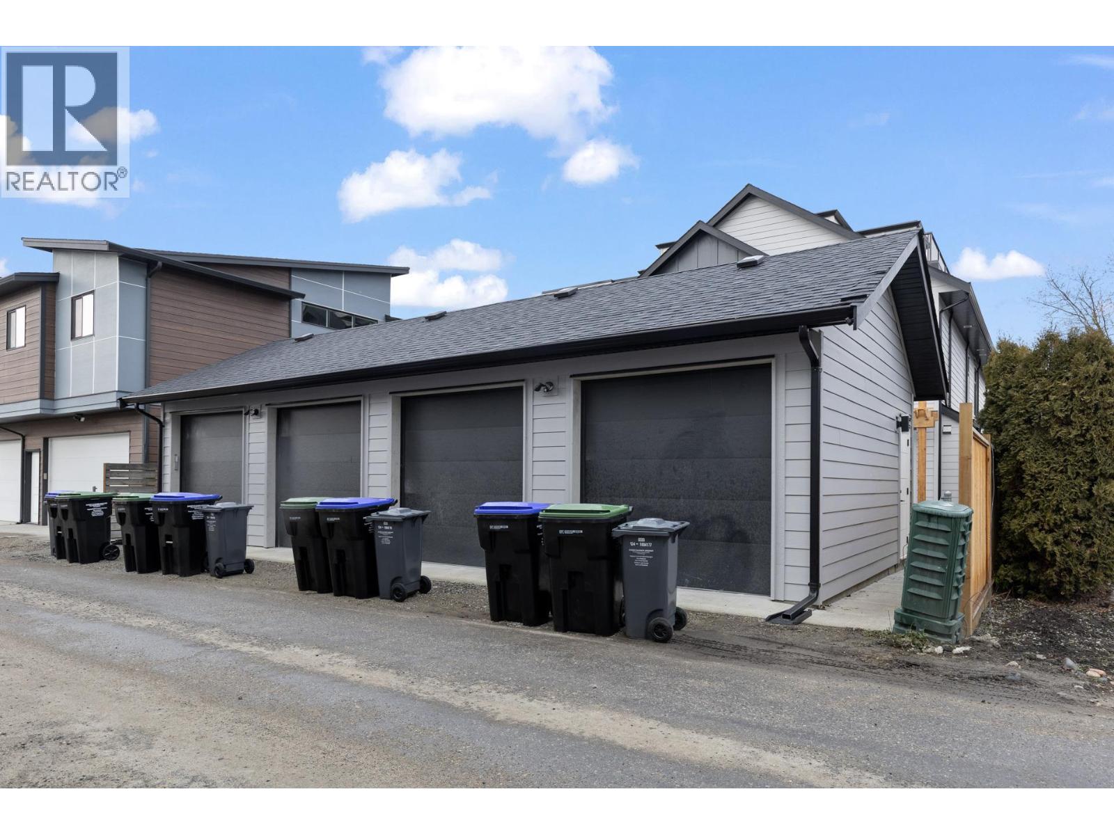 2 781 Raymer Avenue, Kelowna