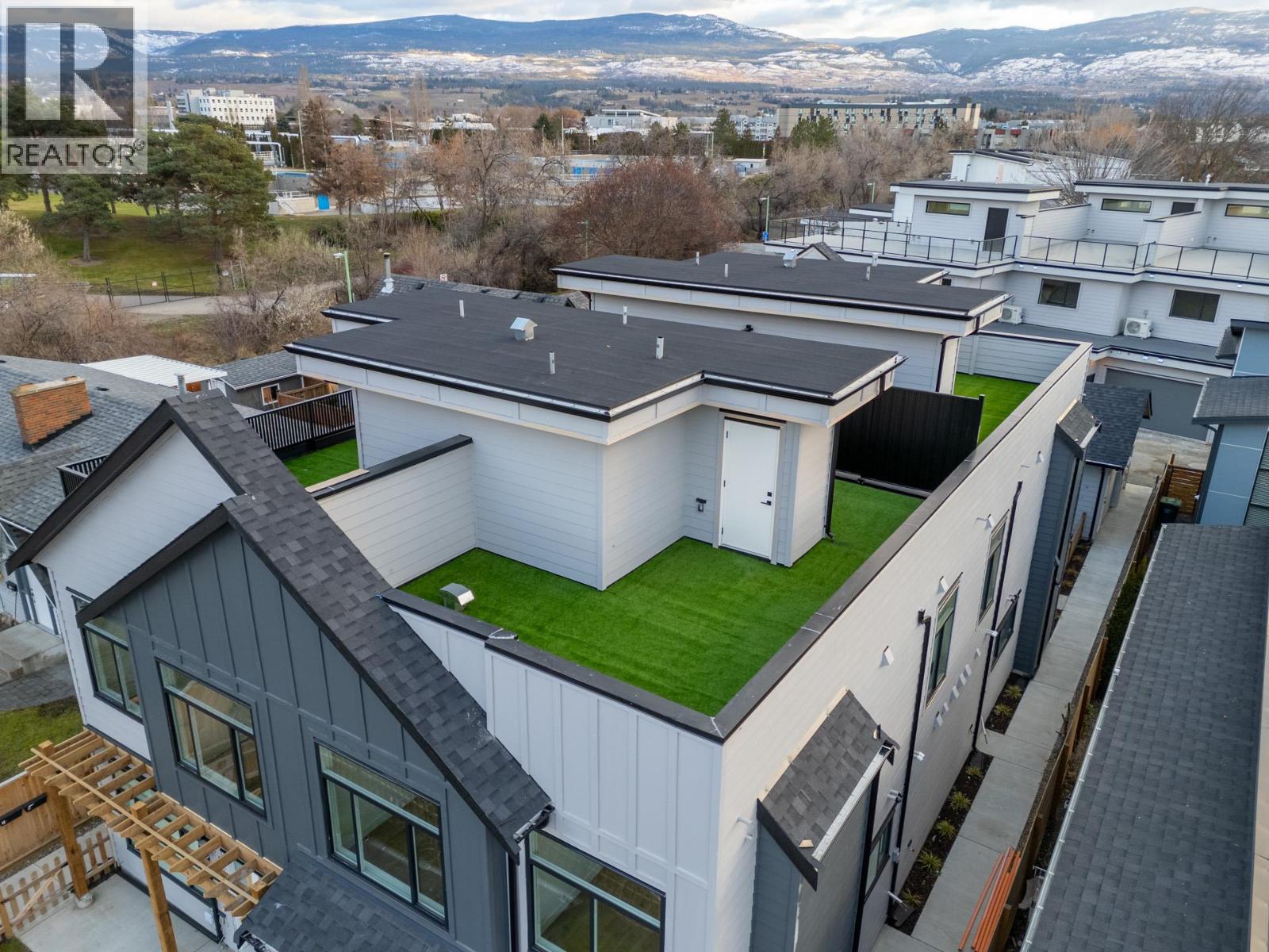 2 781 Raymer Avenue, Kelowna