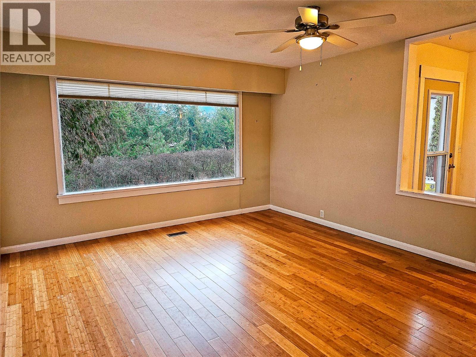 614 10th Avenue, Castlegar