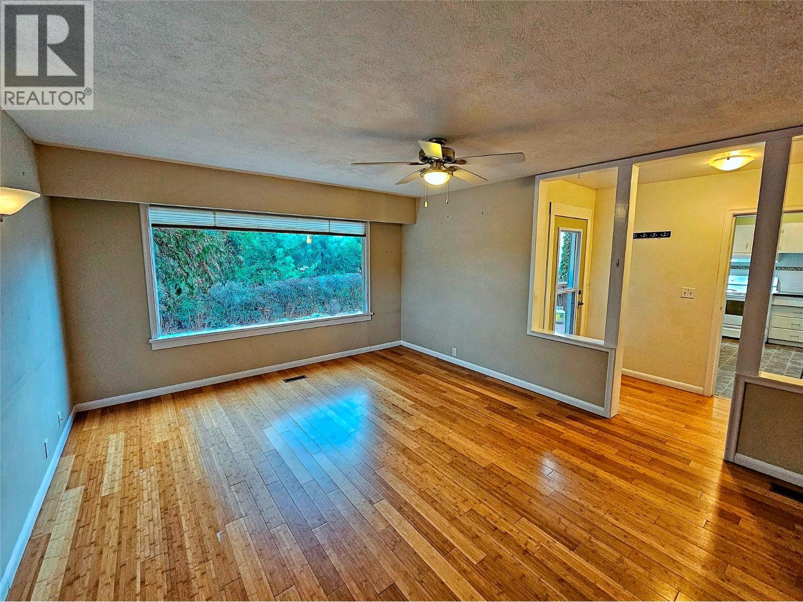 614 10th Avenue, Castlegar