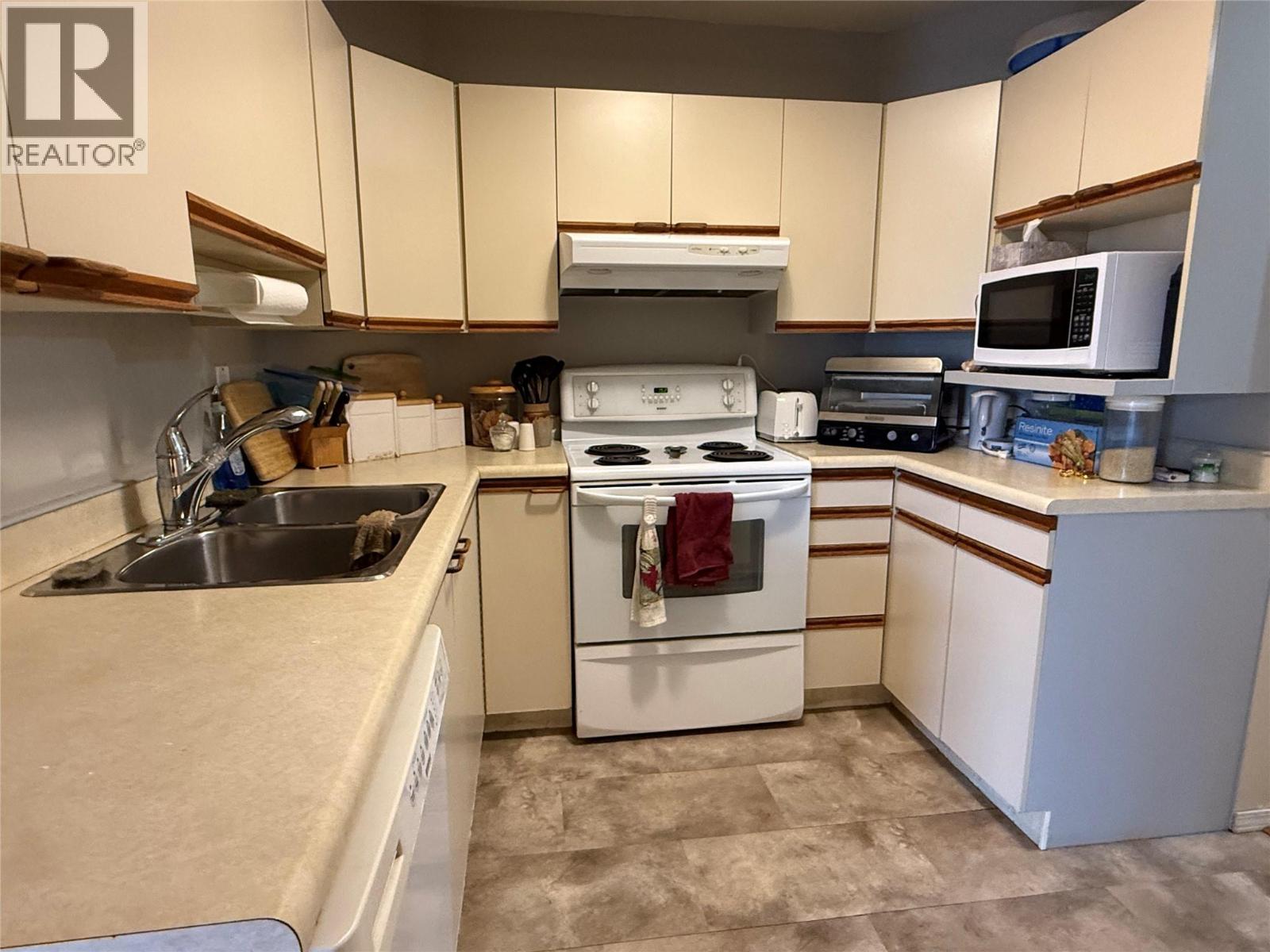 #213 320 Brandon Avenue - 8