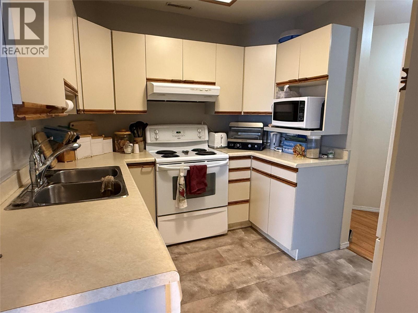 #213 320 Brandon Avenue - 7