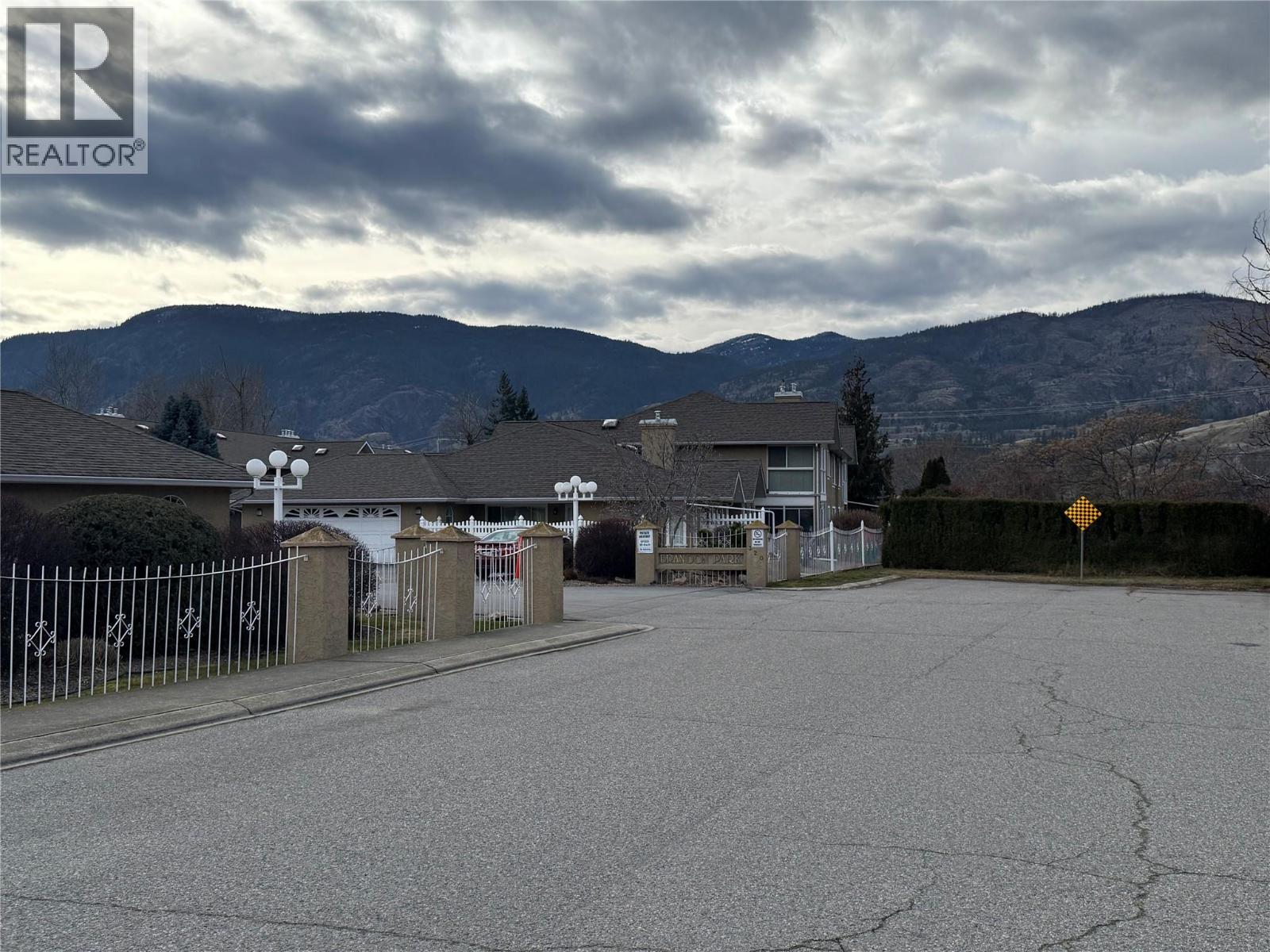 #213 320 Brandon Avenue - 25