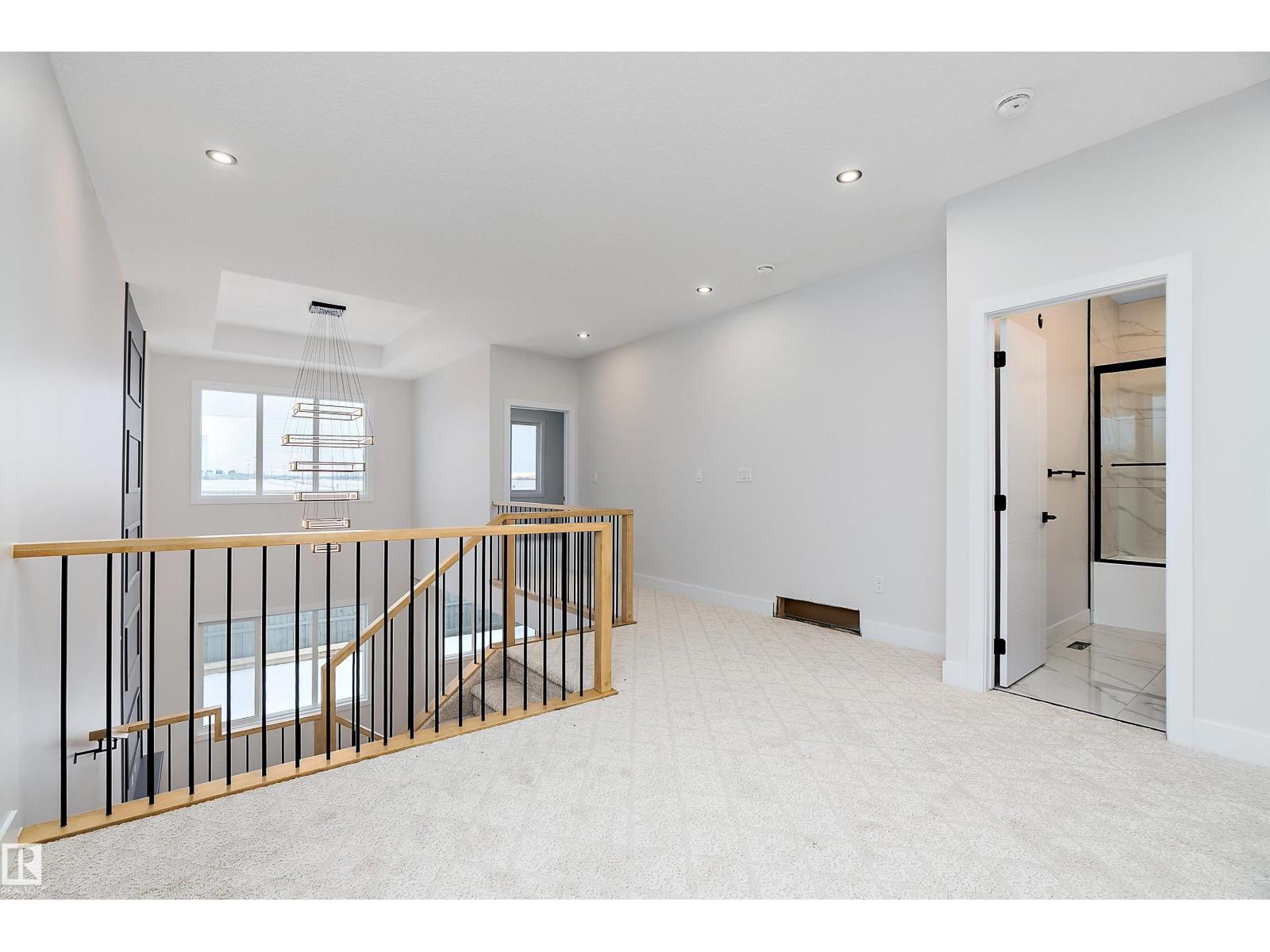 38 ASTORIA PL, Devon