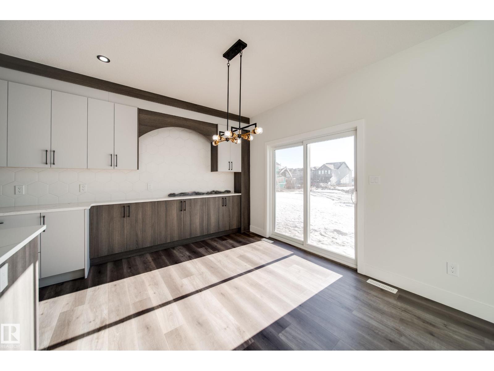 7023 177 AV NW - 13
