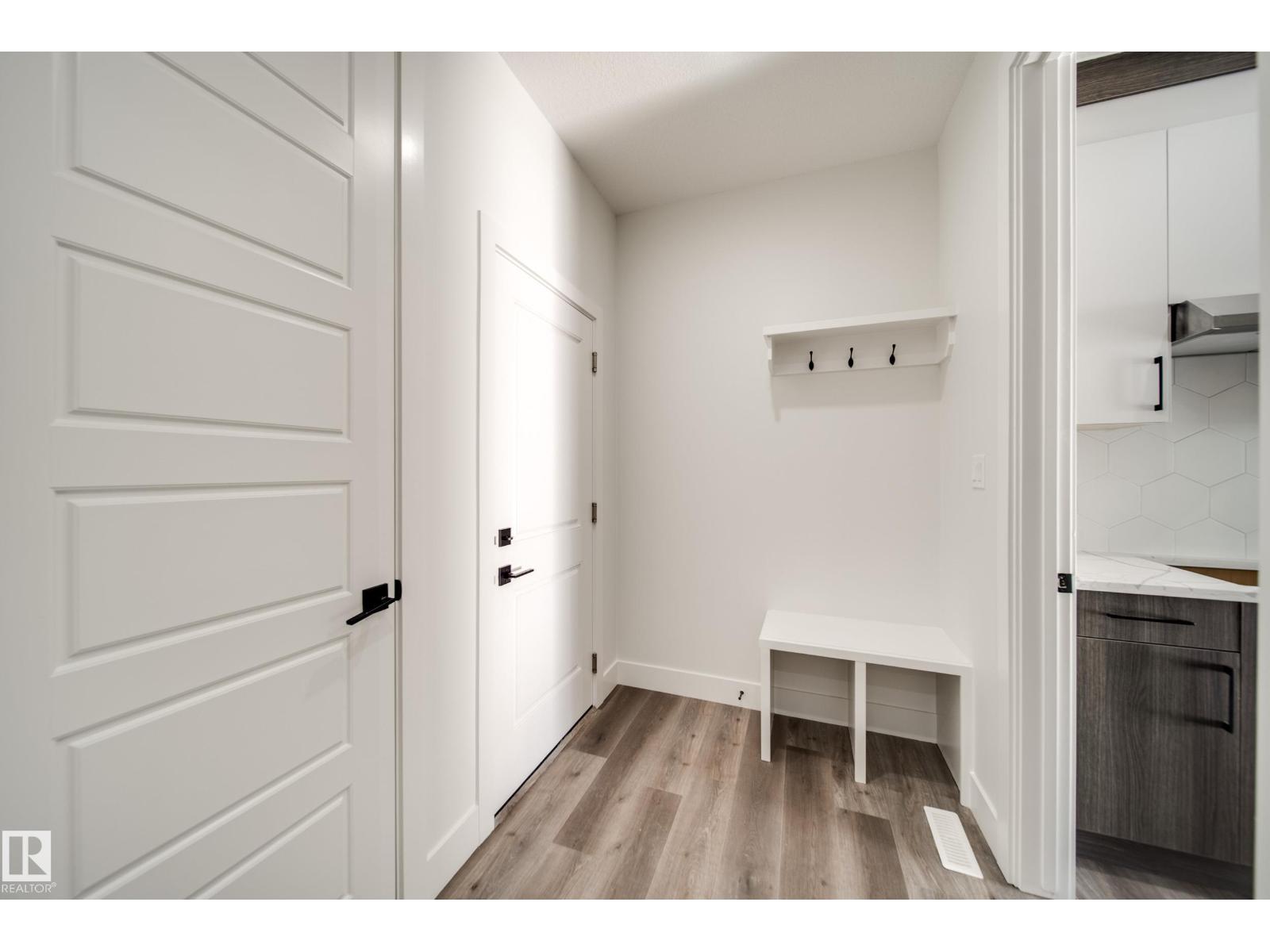 7023 177 AV NW - 16