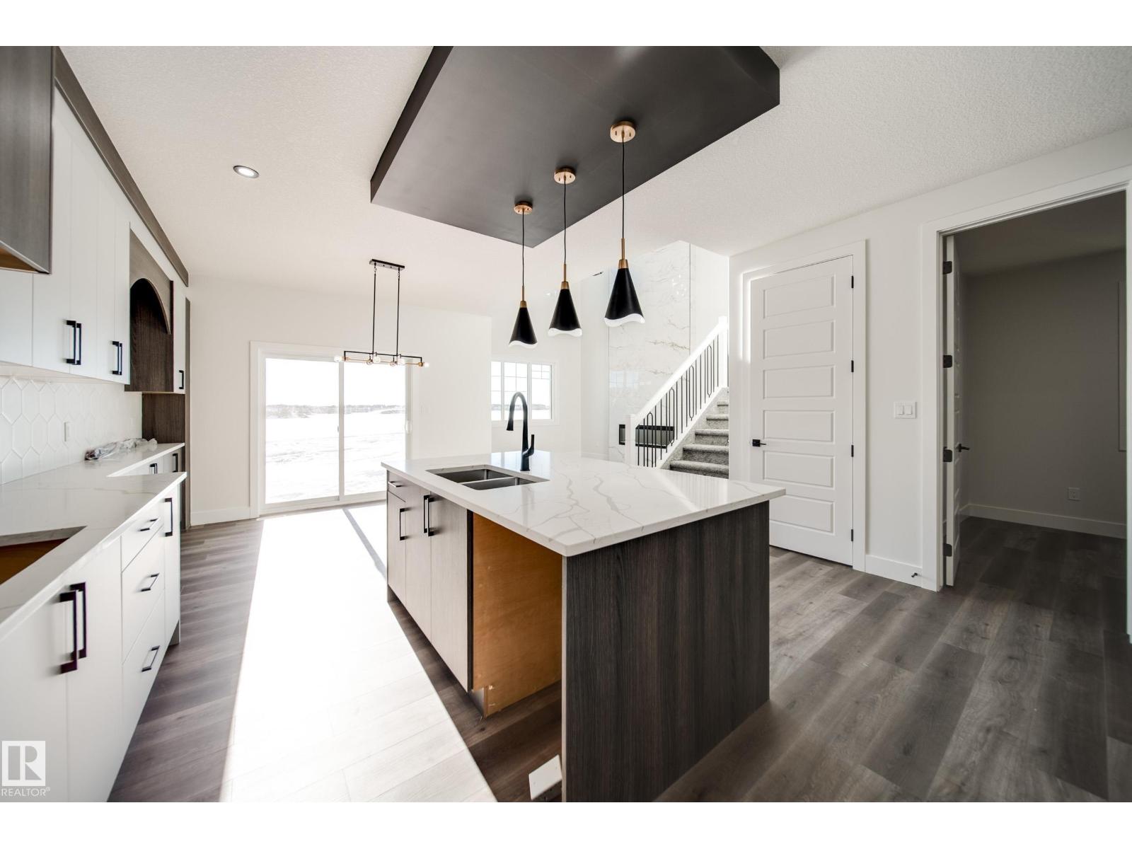 7023 177 AV NW - 6