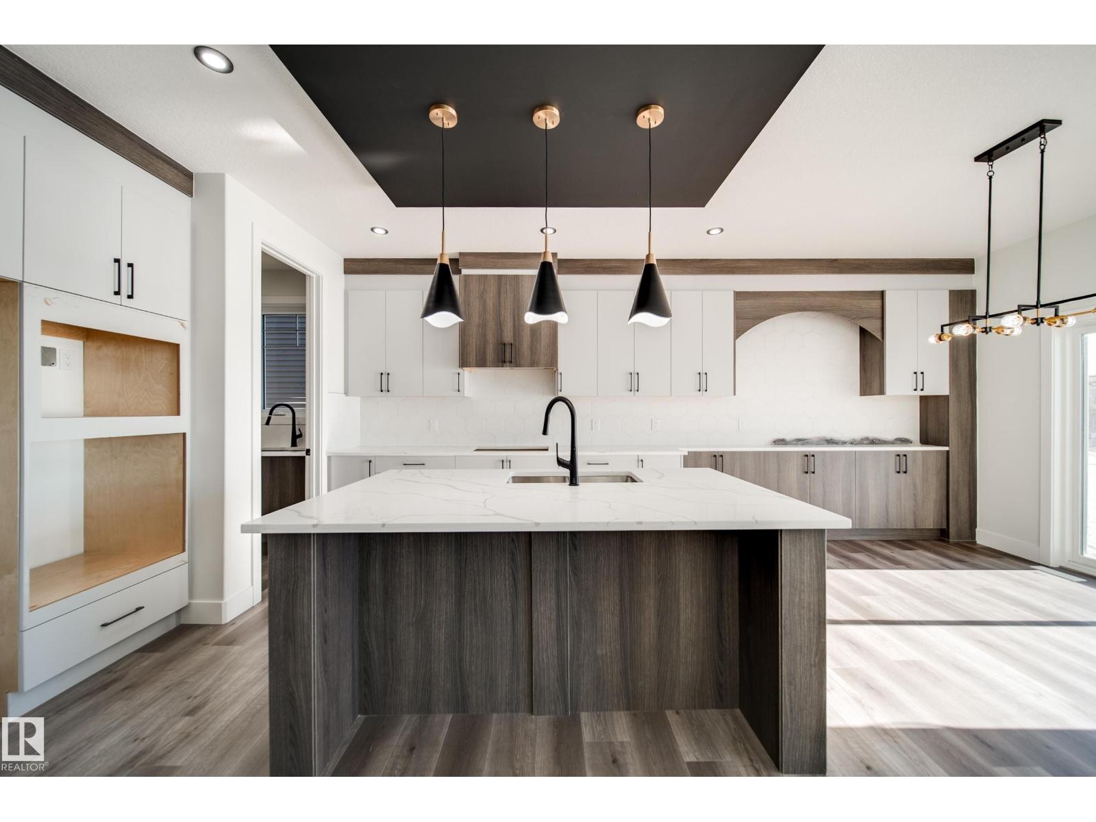 7023 177 AV NW - 9