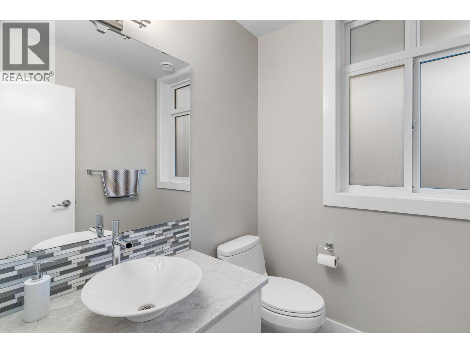 136 1102 Cameron Avenue, Kelowna